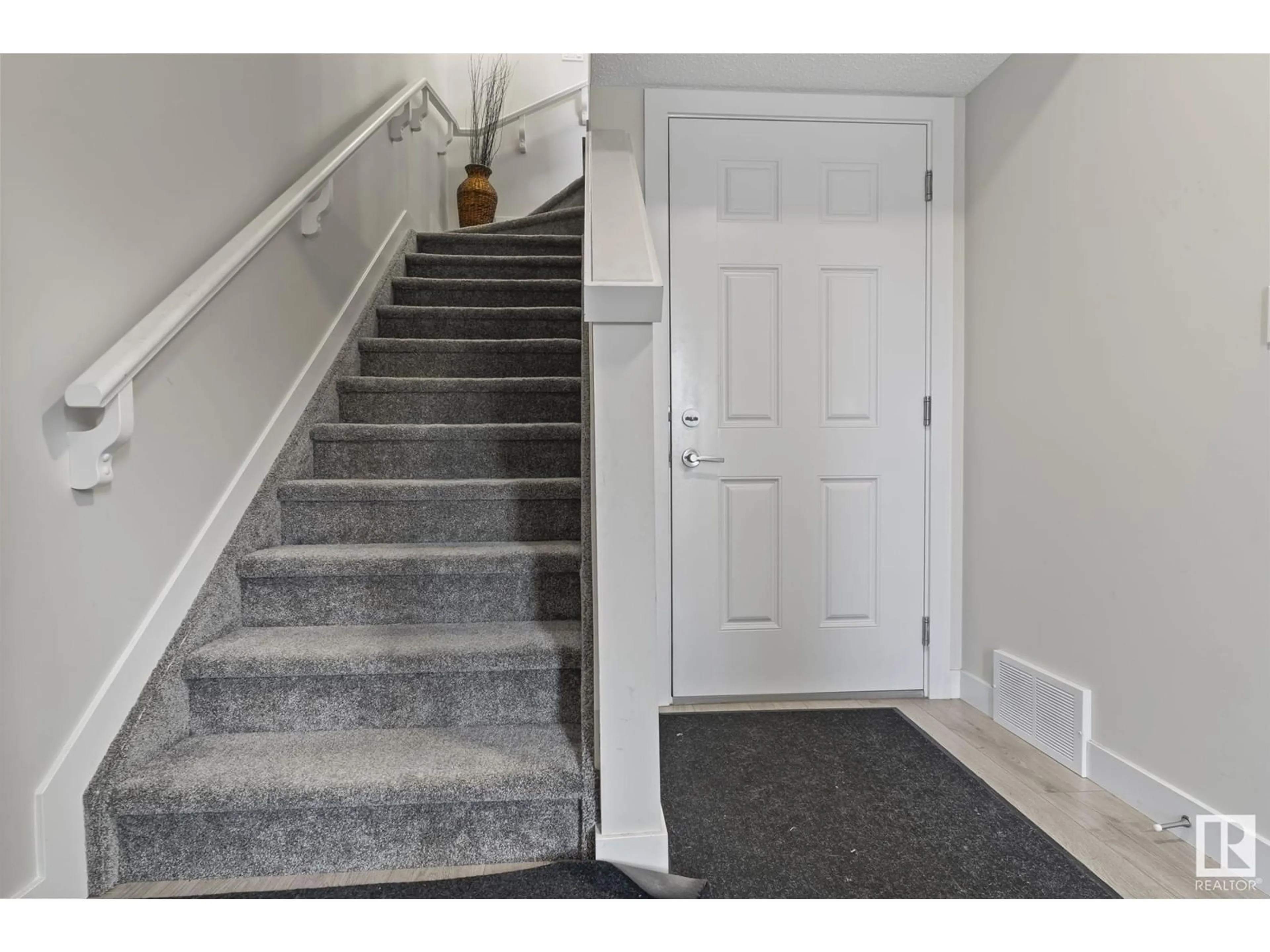 Indoor foyer, carpet floors for #175 804 Welsh Drive SW, Edmonton Alberta T6X1Y8