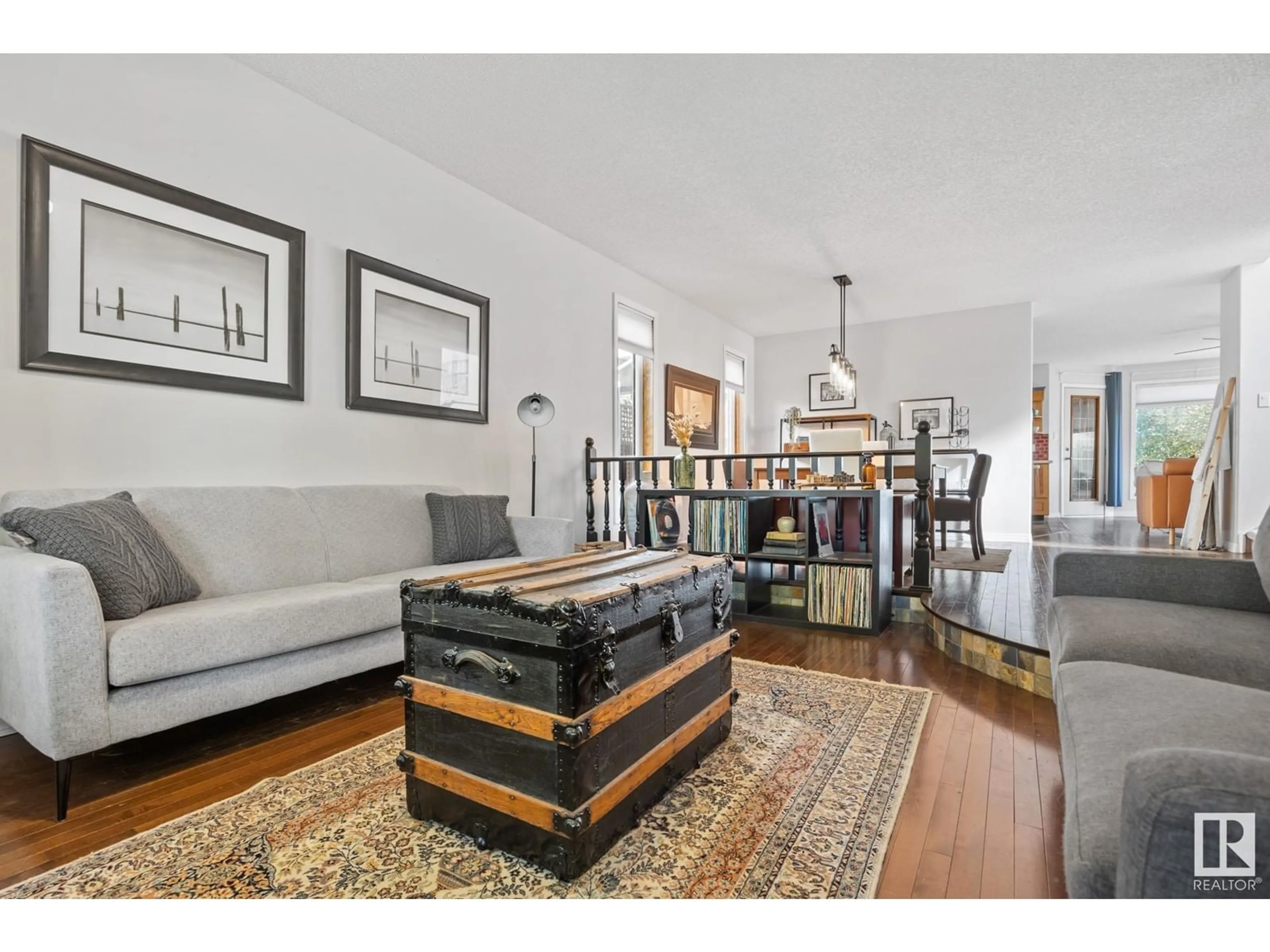 Living room, wood floors for 10063 93 ST NW, Edmonton Alberta T5H1W6