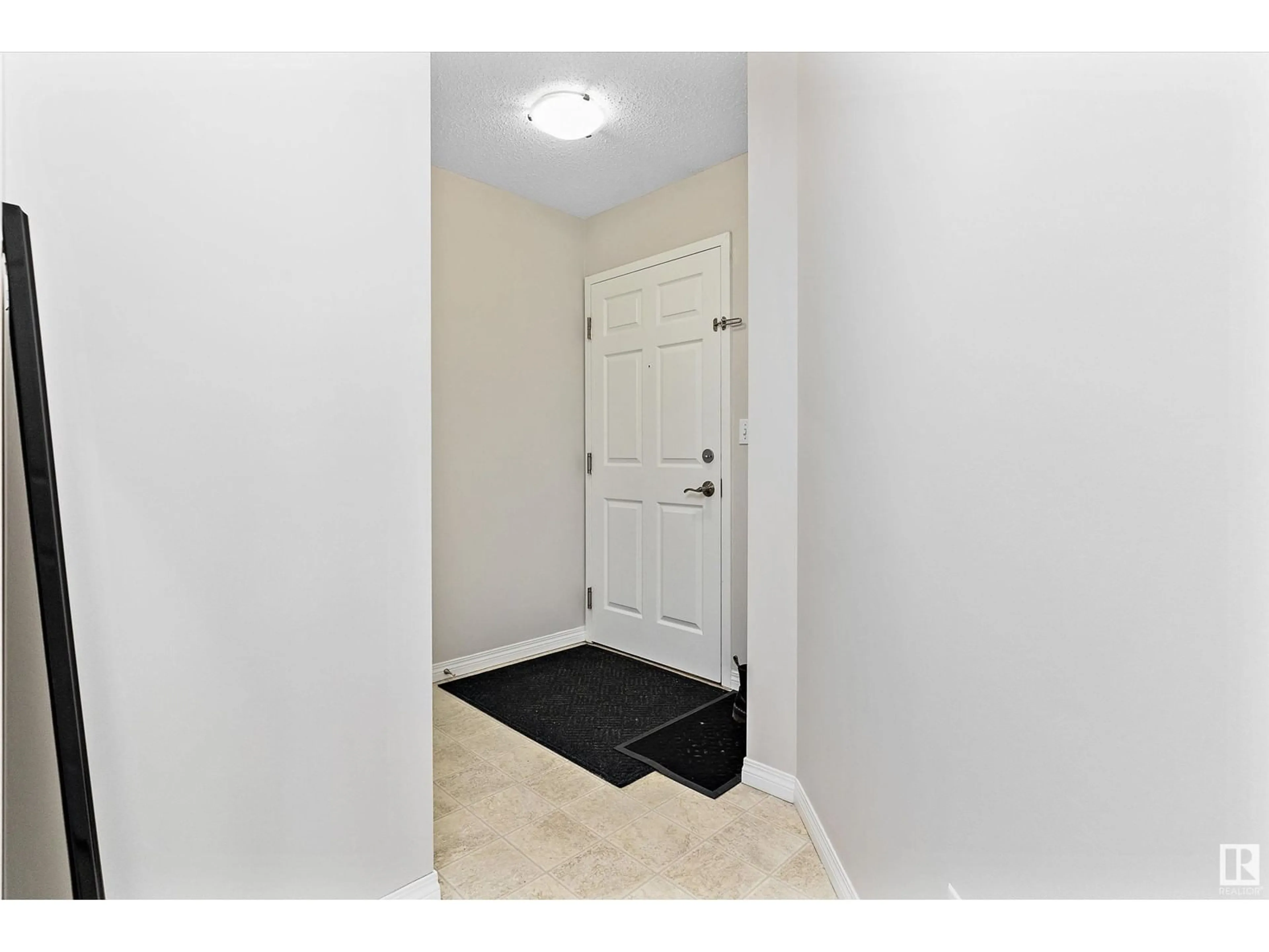 Indoor entryway for #301 622 MCALLISTER LO SW, Edmonton Alberta T6W1N2