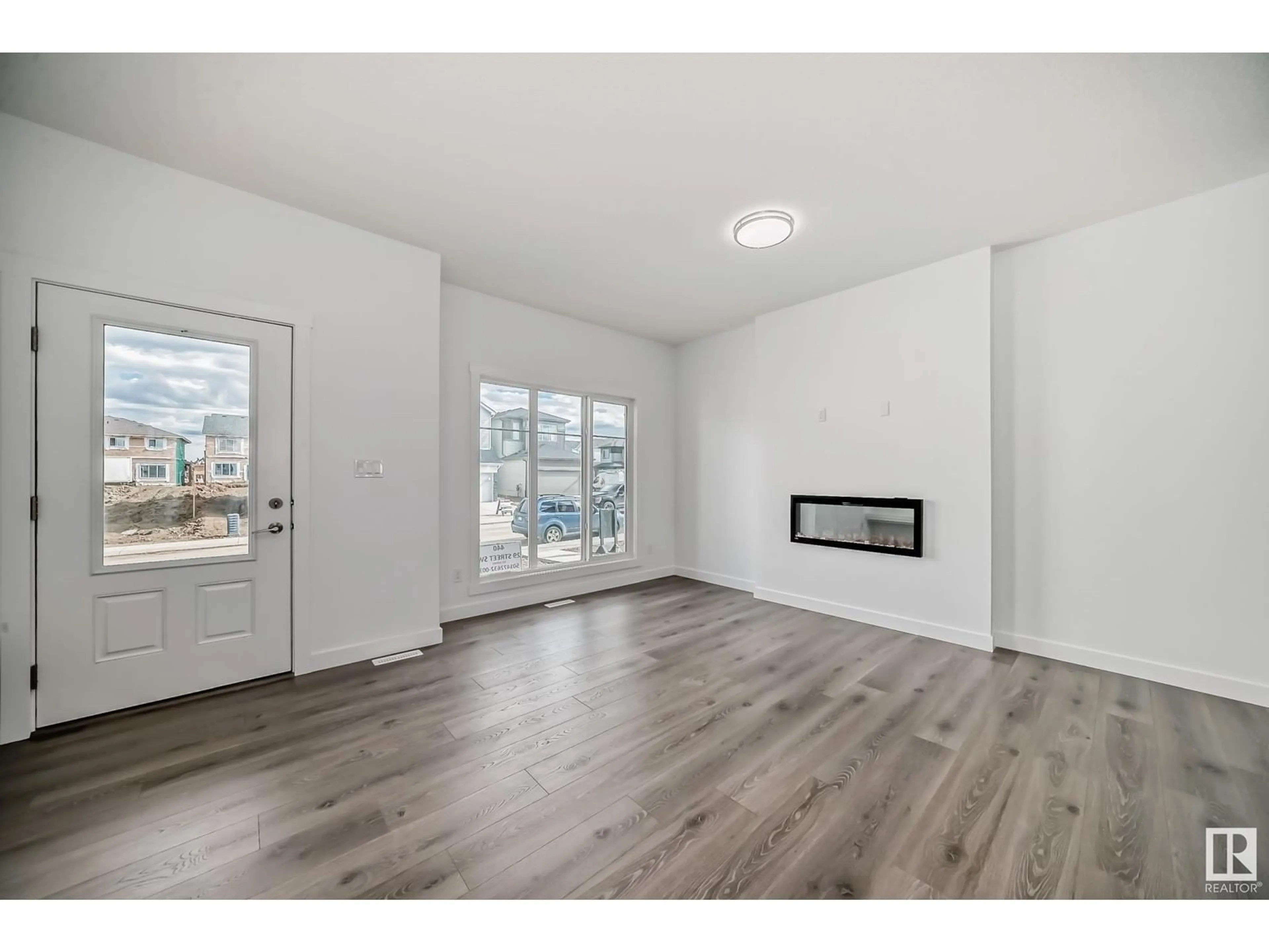 A pic of a room, wood floors for 440 29 ST SW, Edmonton Alberta T6X3E7