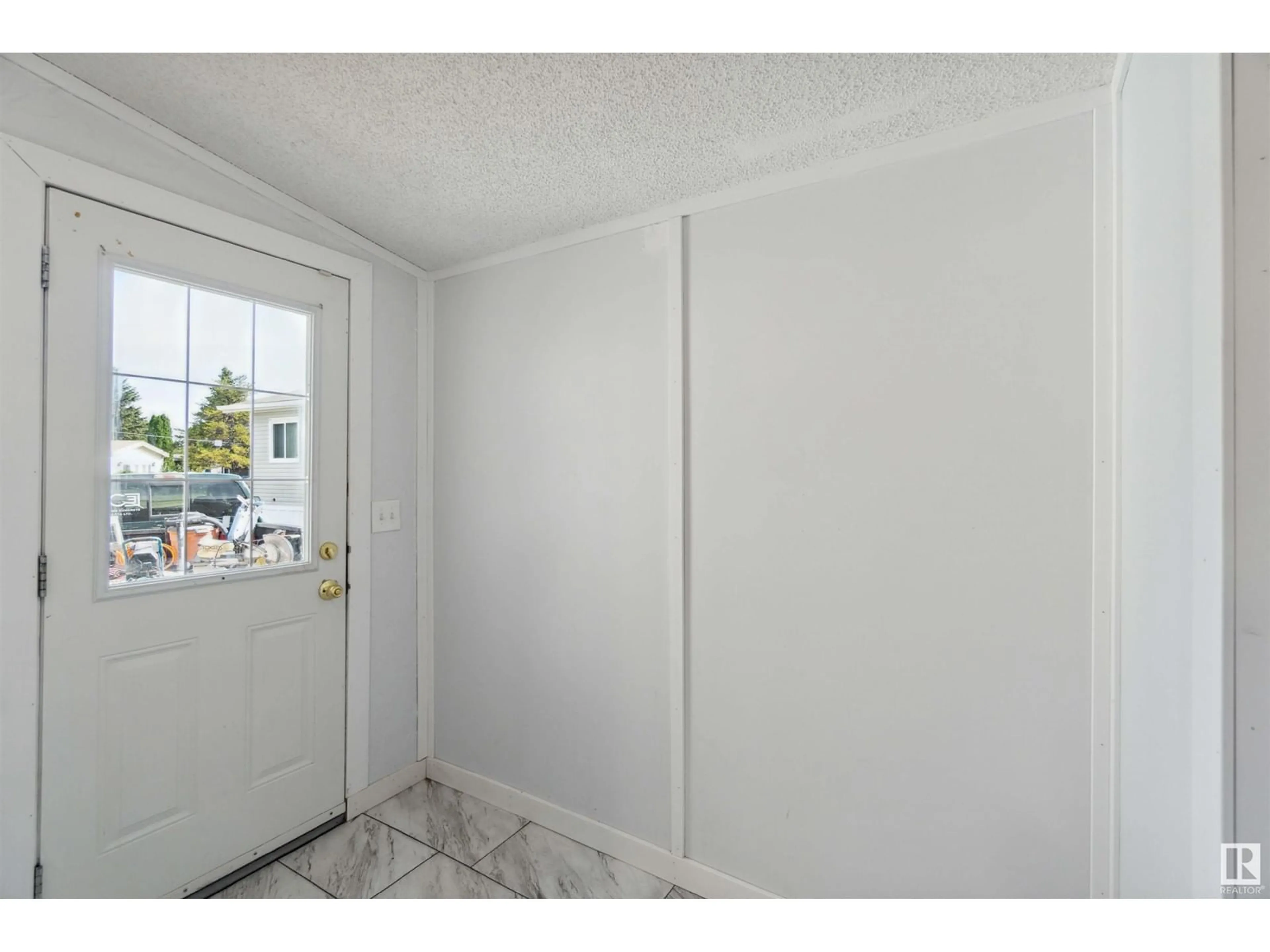 Indoor entryway, not visible floor for #186 305 Calahoo RD, Spruce Grove Alberta T7X3K9