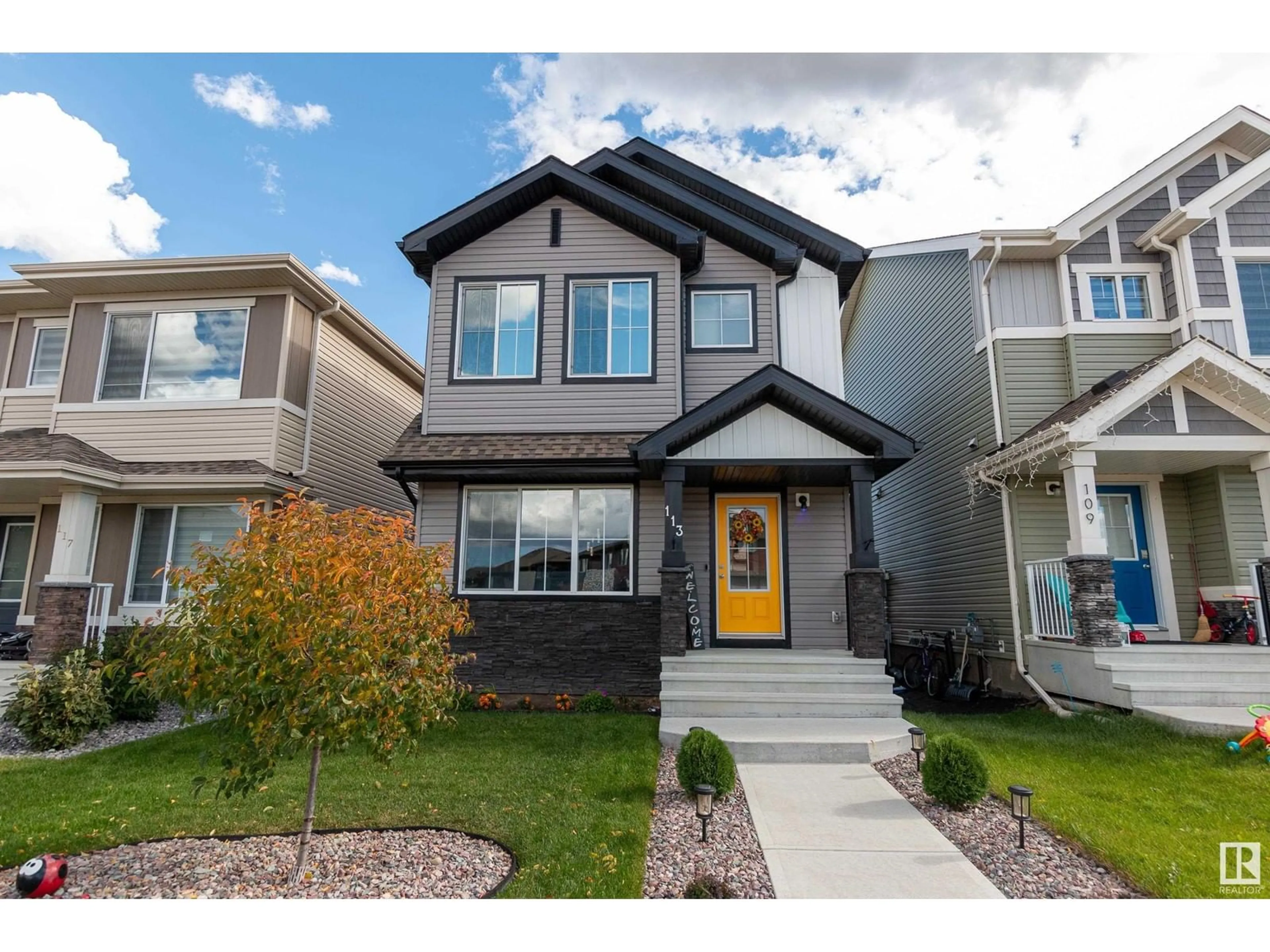 Frontside or backside of a home, the street view for 113 SENTRY WY, Sherwood Park Alberta T8H1B1