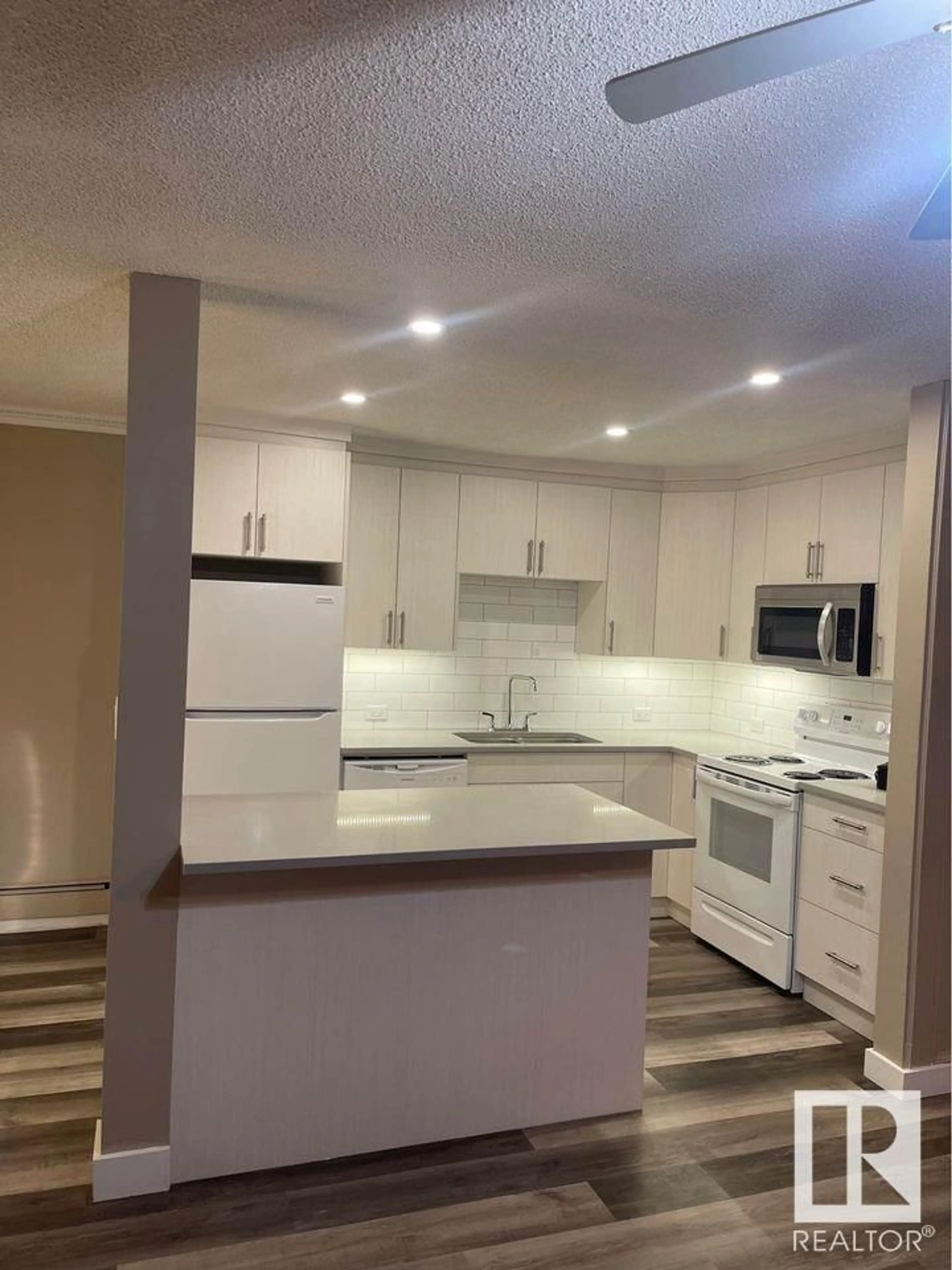 Standard kitchen for #4 13454 Fort RD NW, Edmonton Alberta T5A1C5