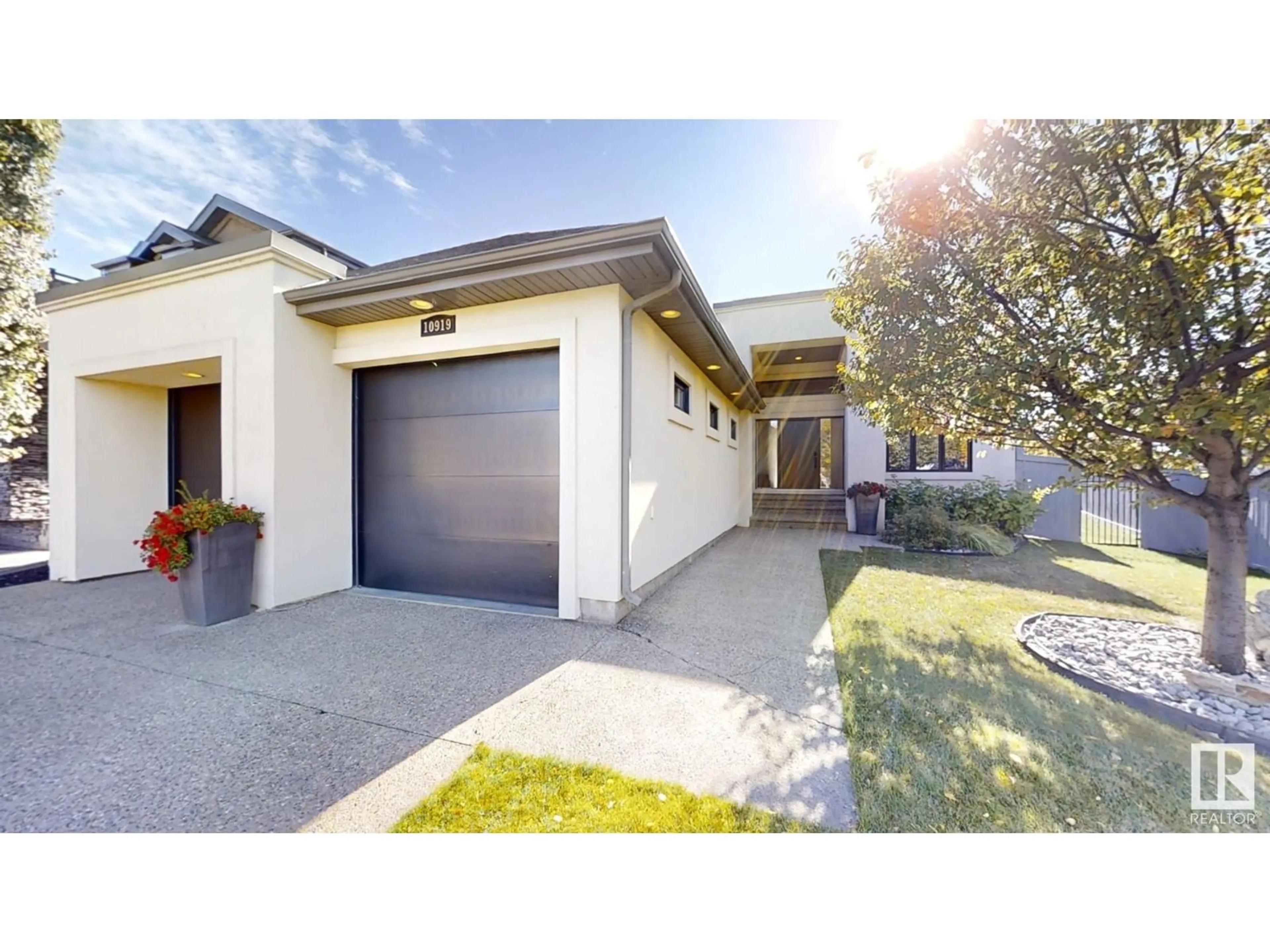 Indoor garage, cement floor for 10919-175 avenue NW, Edmonton Alberta T5K0B7