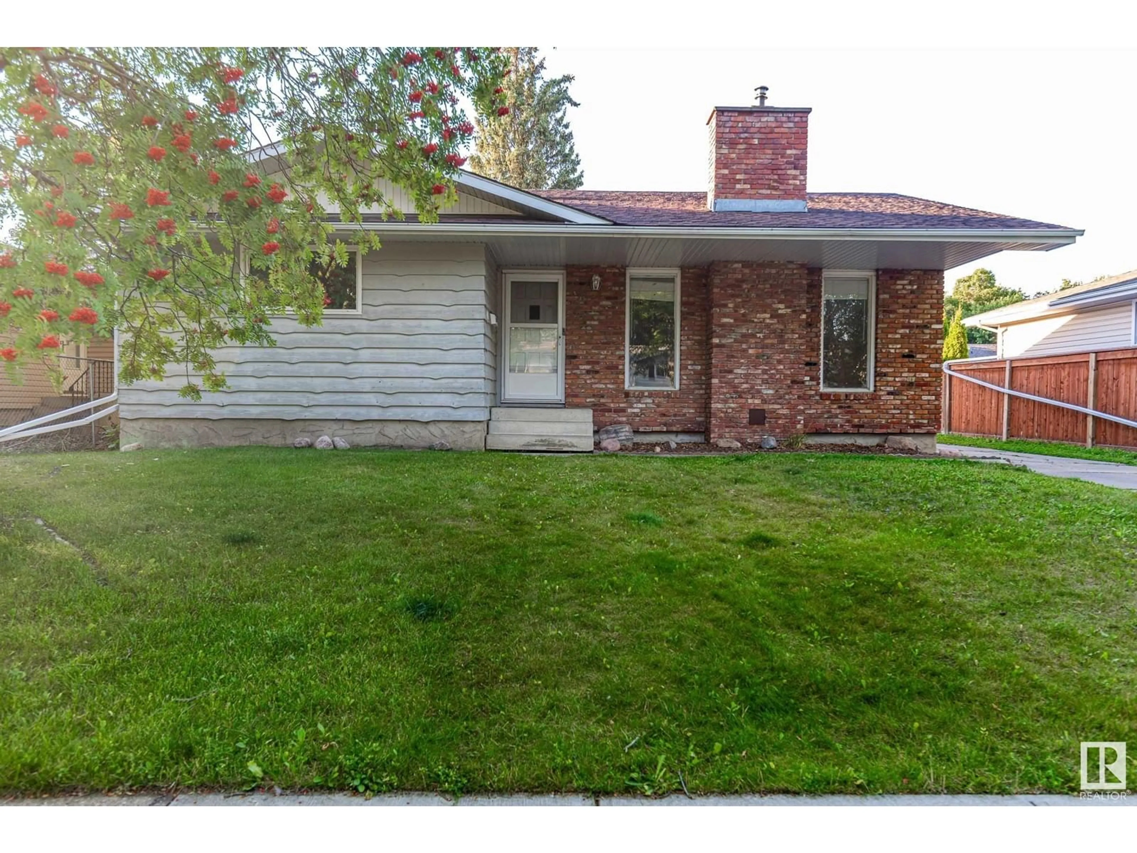 Frontside or backside of a home, cottage for 47 LINWOOD CR, St. Albert Alberta T8N1P6