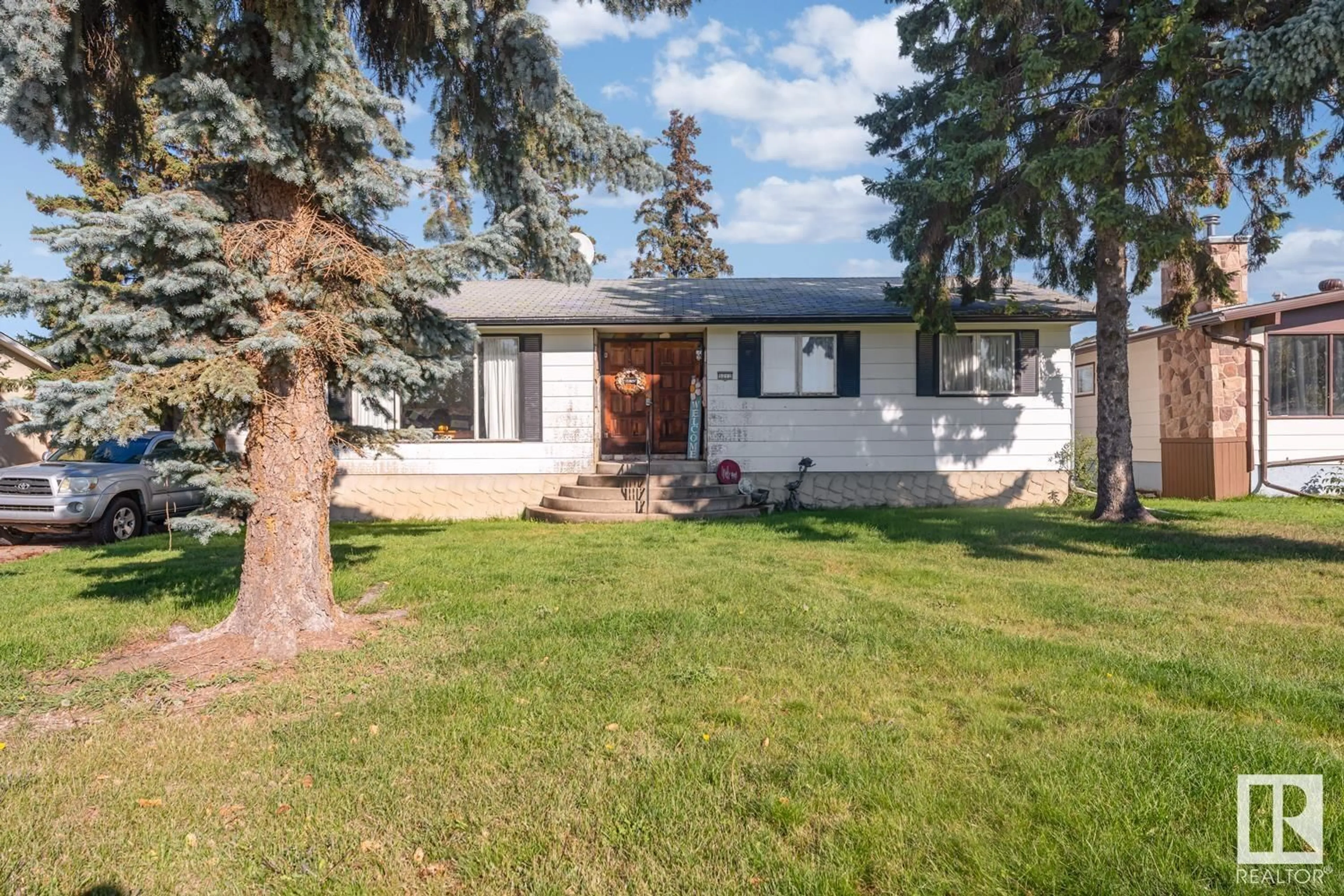 Frontside or backside of a home, cottage for 5212 52 AV, Cold Lake Alberta T9M1W3