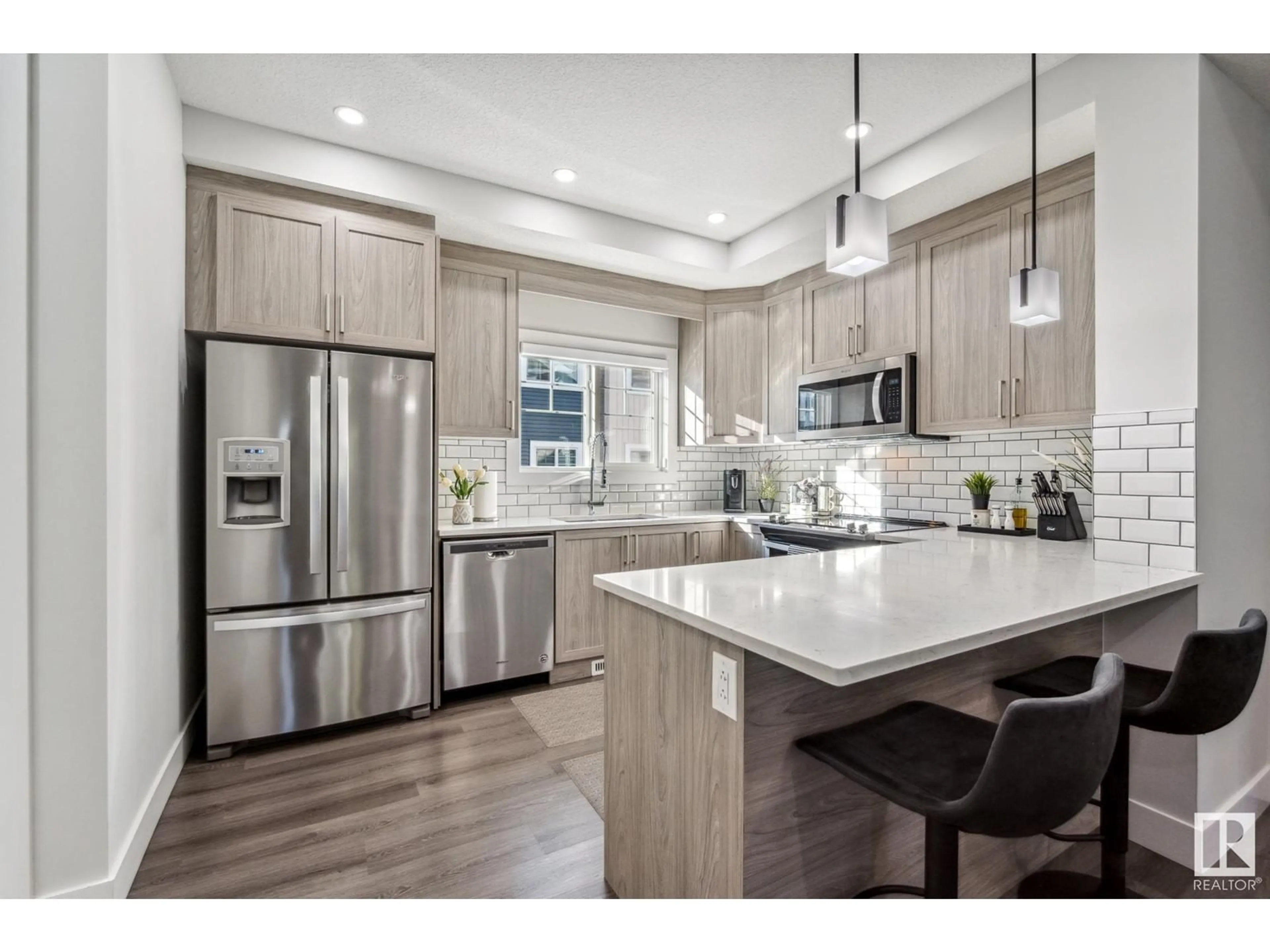 Contemporary kitchen for #71 230 Edgemont RD NW, Edmonton Alberta T6M0Y8