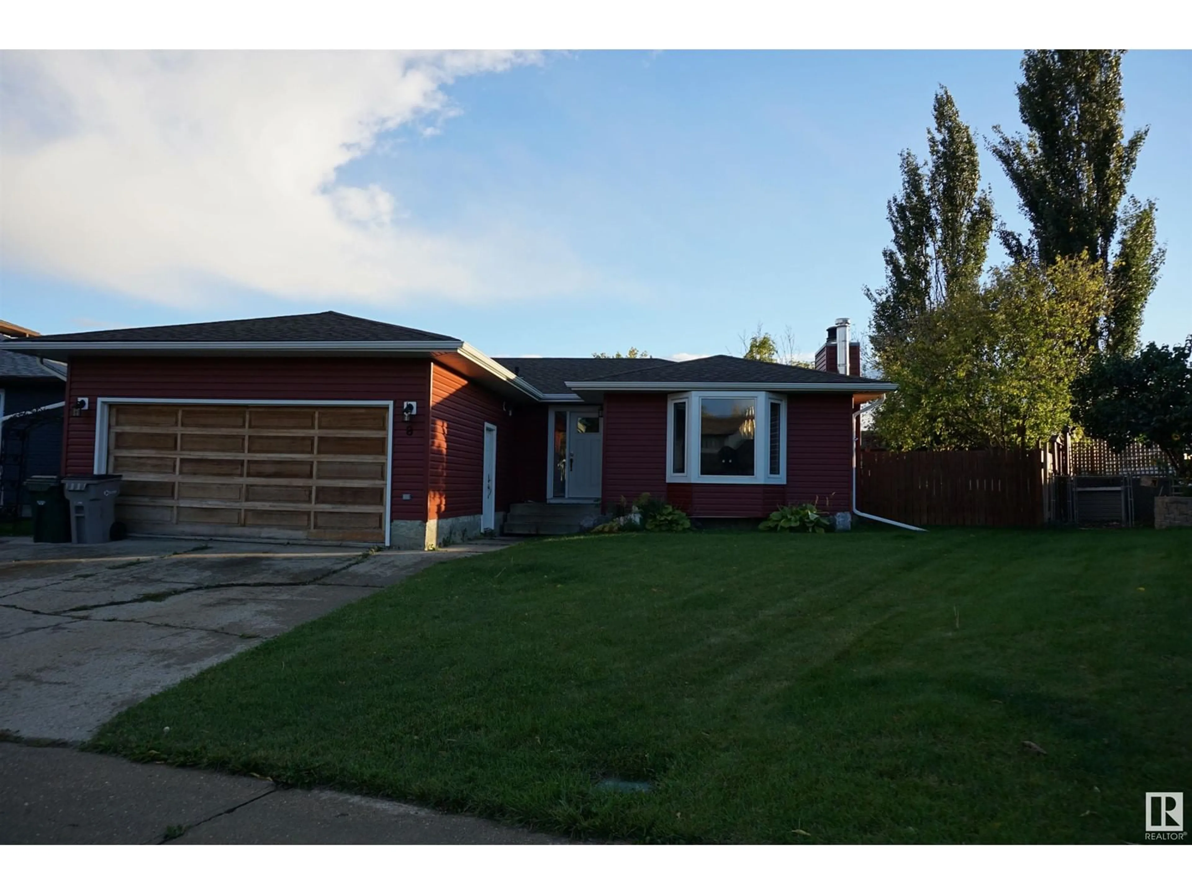 Frontside or backside of a home for 8 MCNABB PL, Stony Plain Alberta T7Z1G7