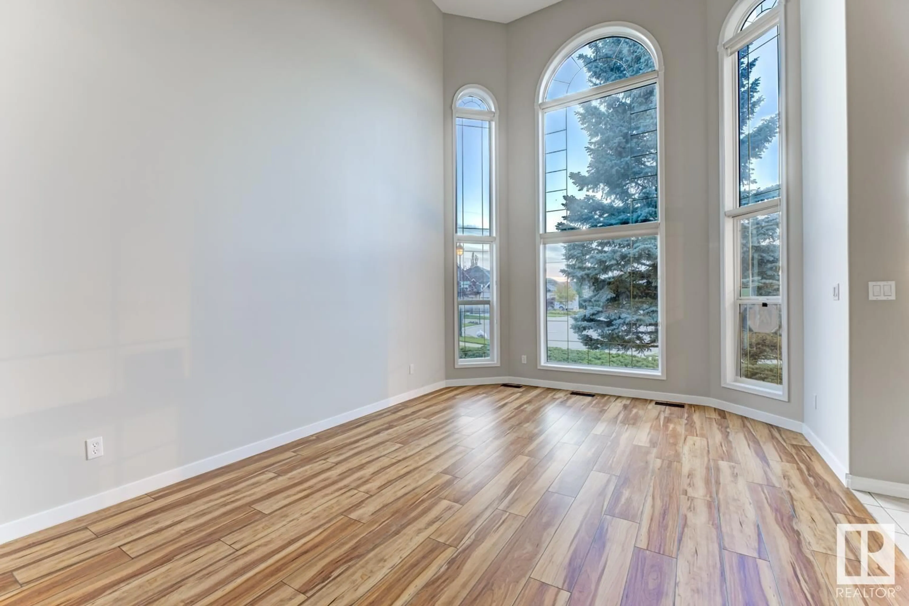 Indoor entryway, wood floors for 164 DARLINGTON CR NW, Edmonton Alberta T6M2T2