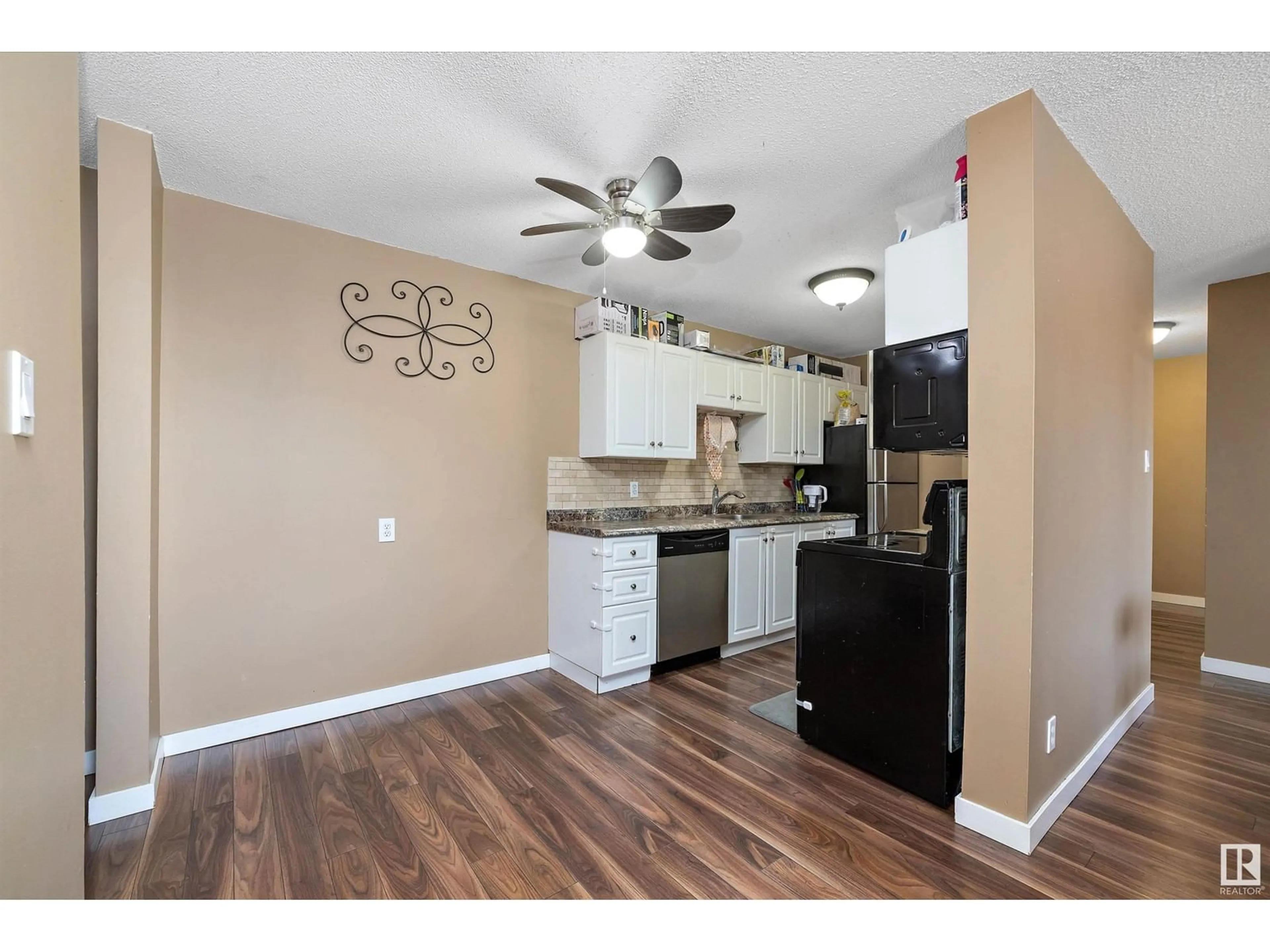 Standard kitchen for #205 12420 82 ST NW, Edmonton Alberta T5B2X4