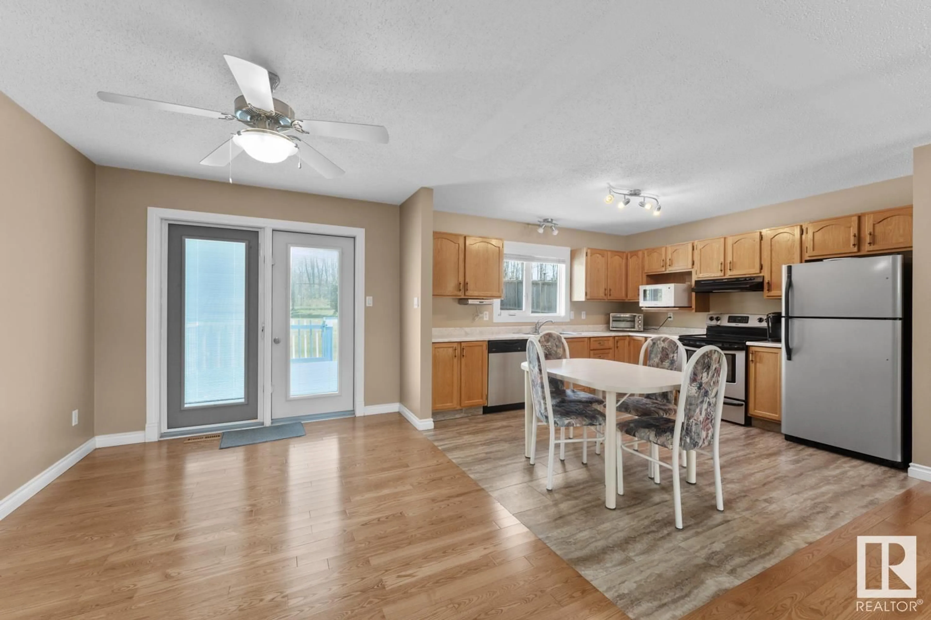 Open concept kitchen, unknown for 5105 38 ST, Cold Lake Alberta T9M2B2