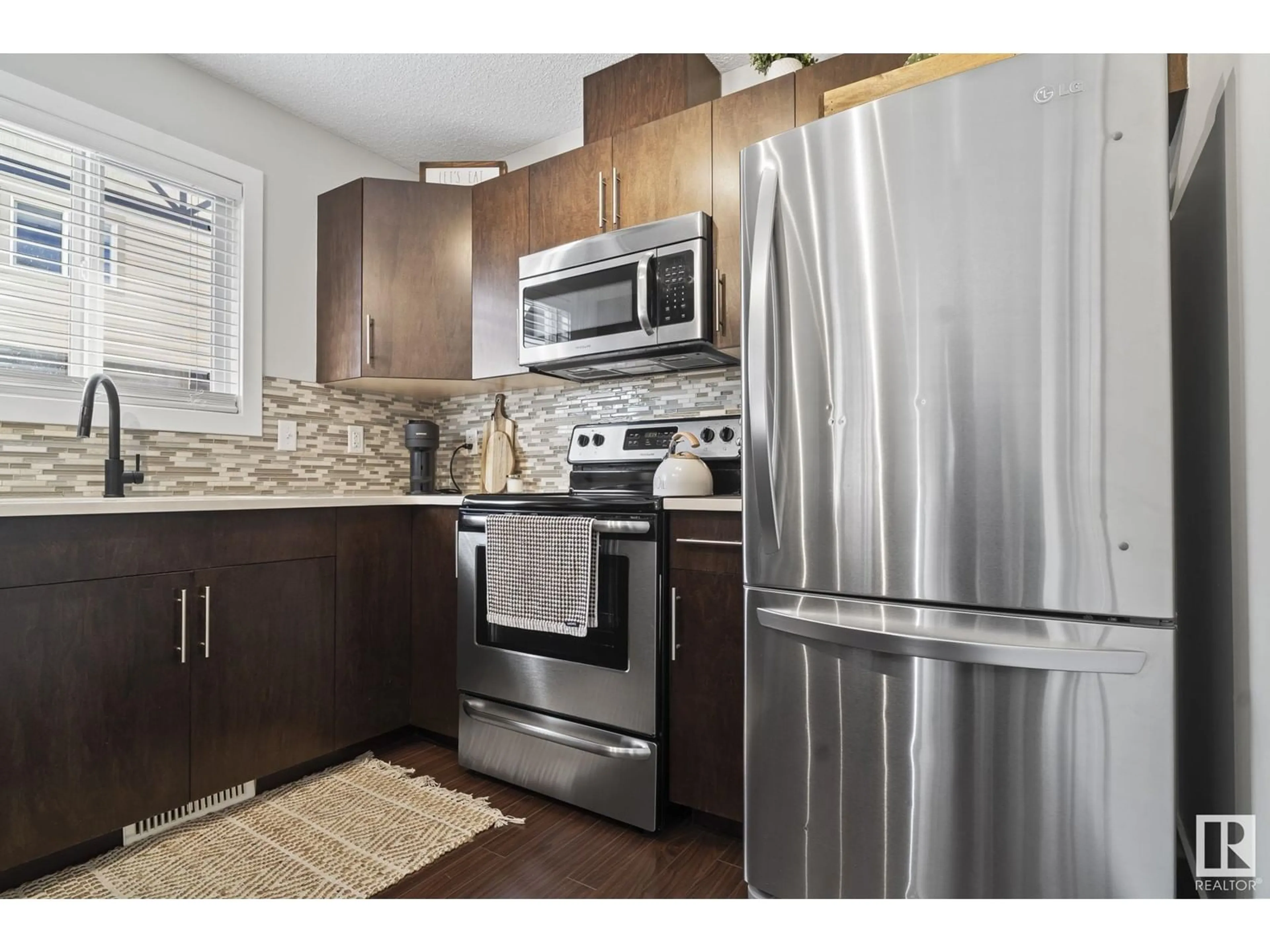 Standard kitchen for #47 8716 179 AV NW, Edmonton Alberta T5Z0J3