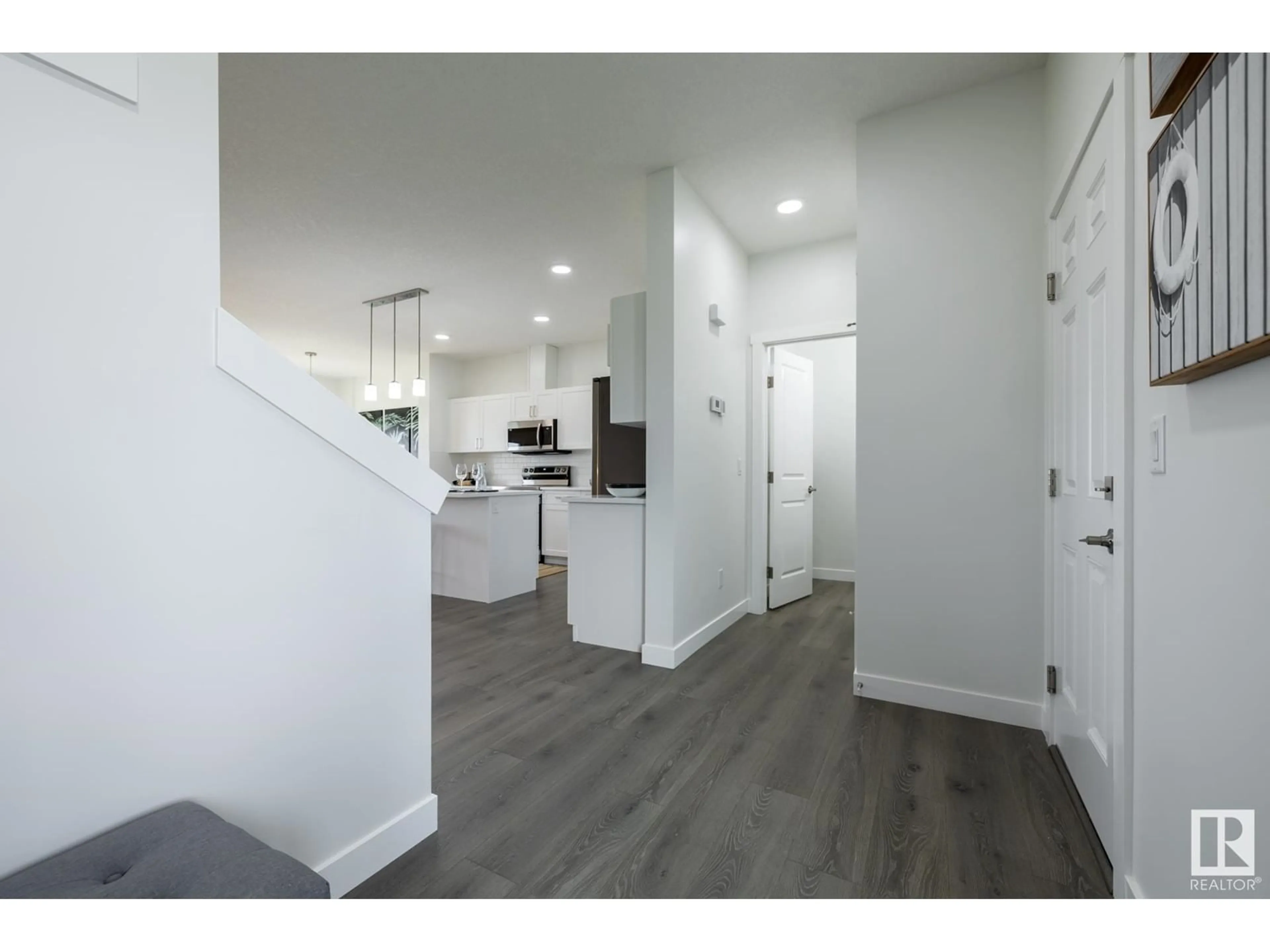 Indoor entryway, wood floors for 980 DANIELS LO SW, Edmonton Alberta T6W1A8