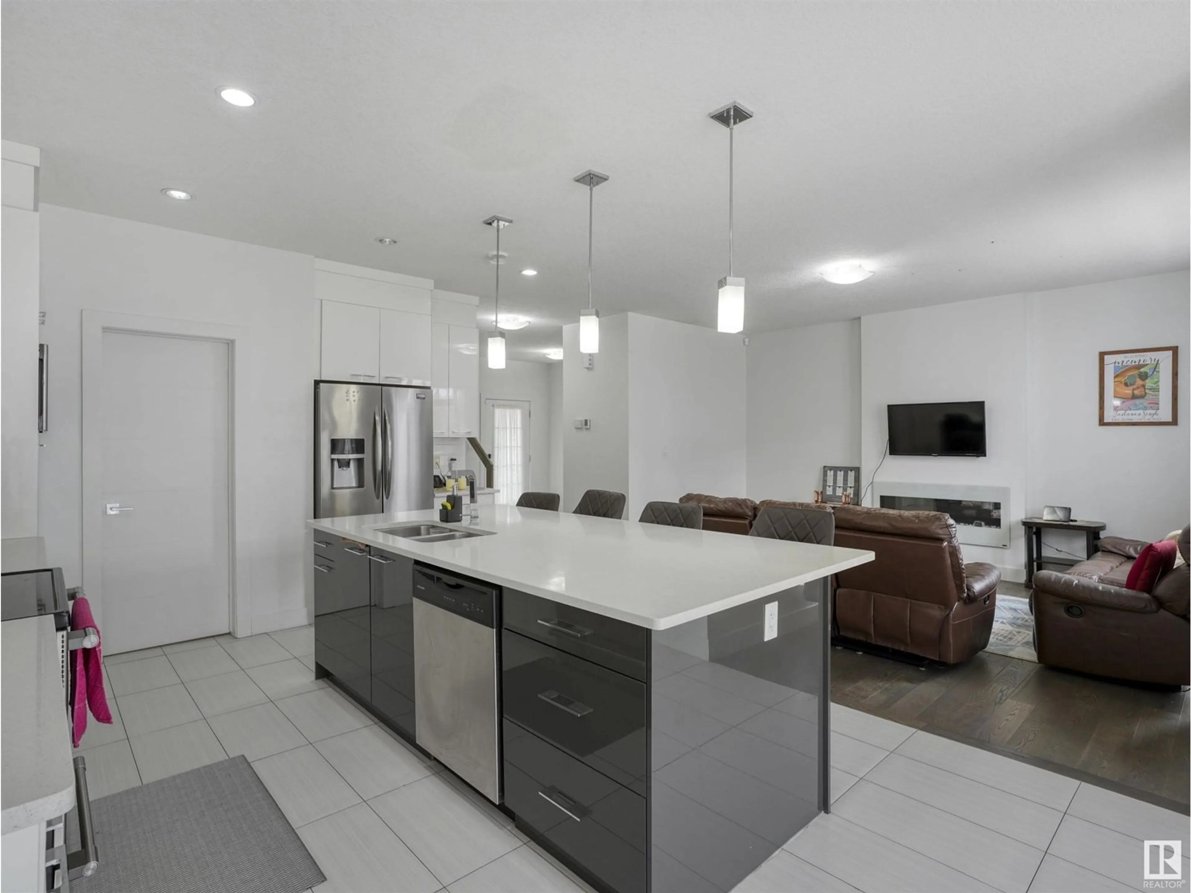 Open concept kitchen for 272 Fraser WY NW, Edmonton Alberta T5Y0Y5