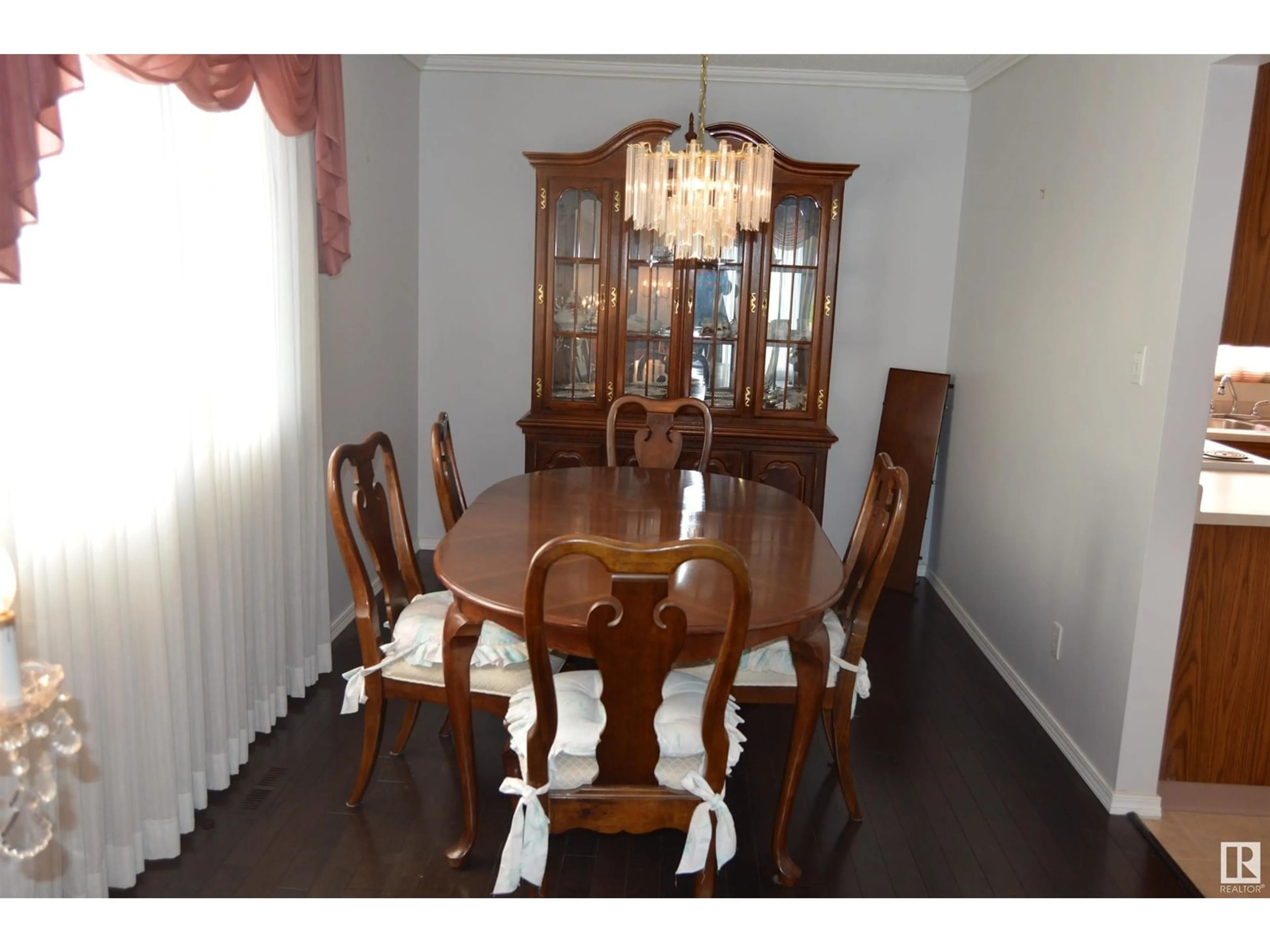 Dining room for 18613 62B AV NW, Edmonton Alberta T5P4W1