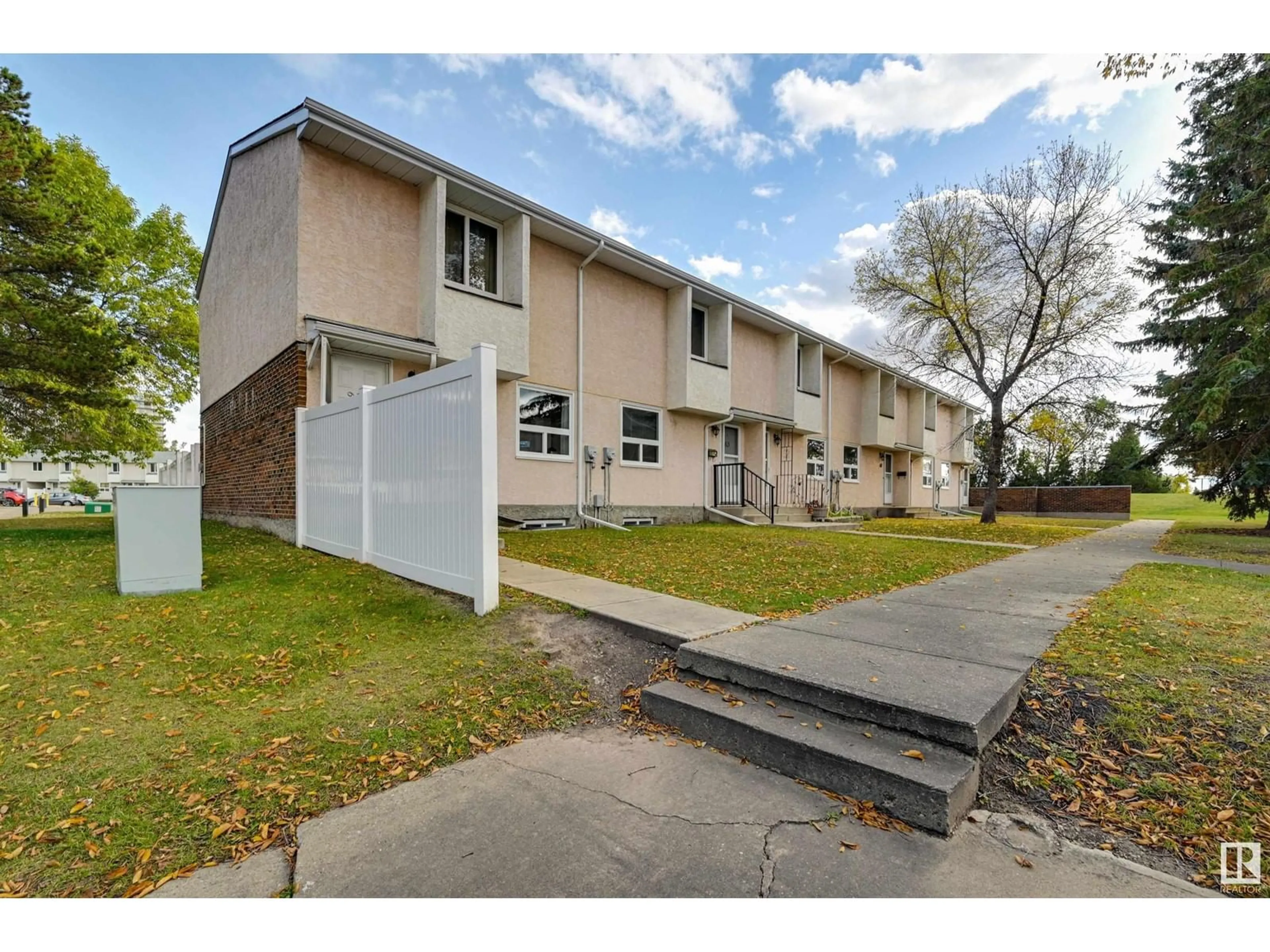 A pic from exterior of the house or condo, the street view for 65 Lakewood VG NW NW, Edmonton Alberta T6K2B3