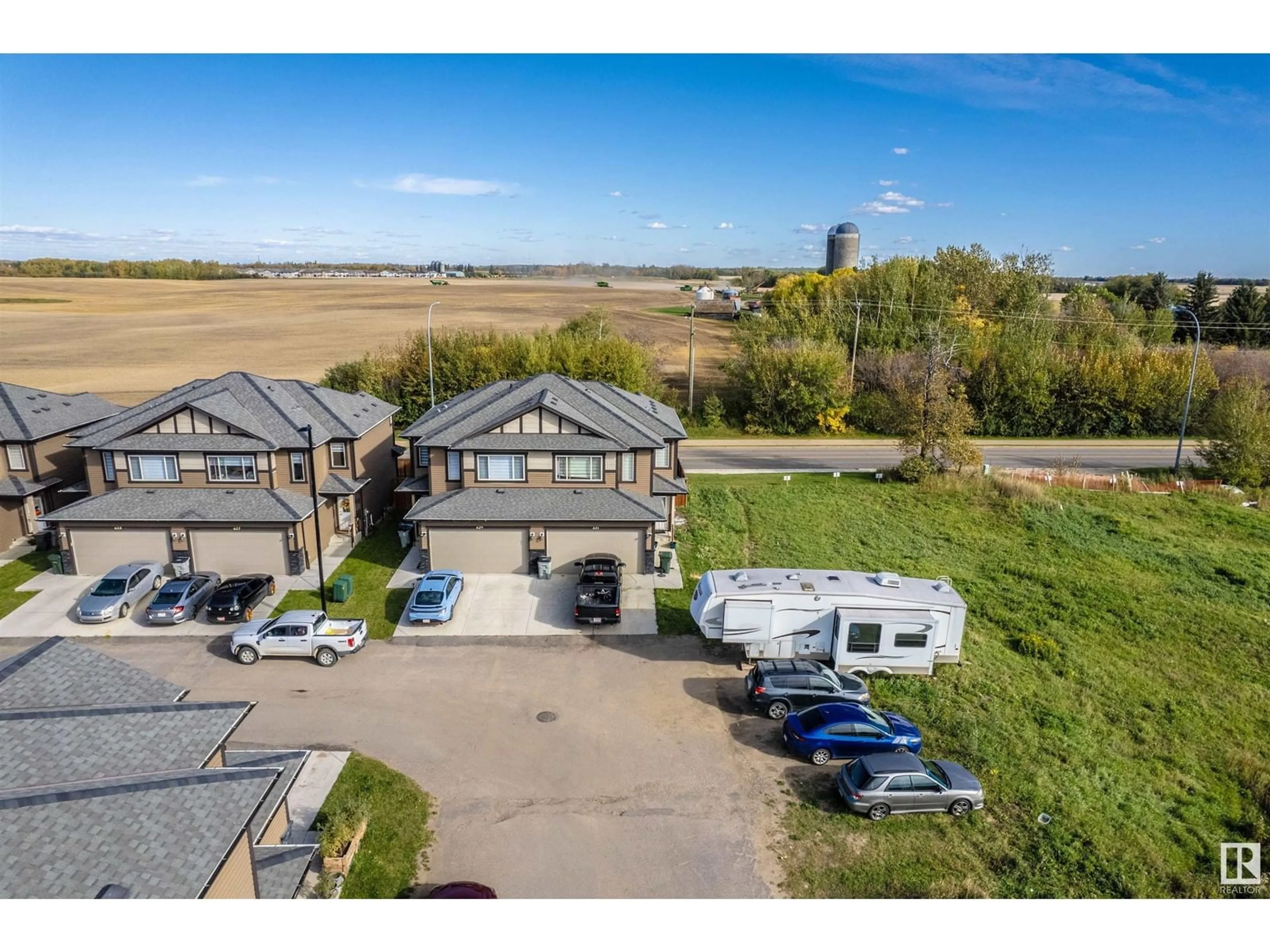 A pic from exterior of the house or condo, the street view for 631 SOMMERVILLE GA, Stony Plain Alberta T7Z2A4