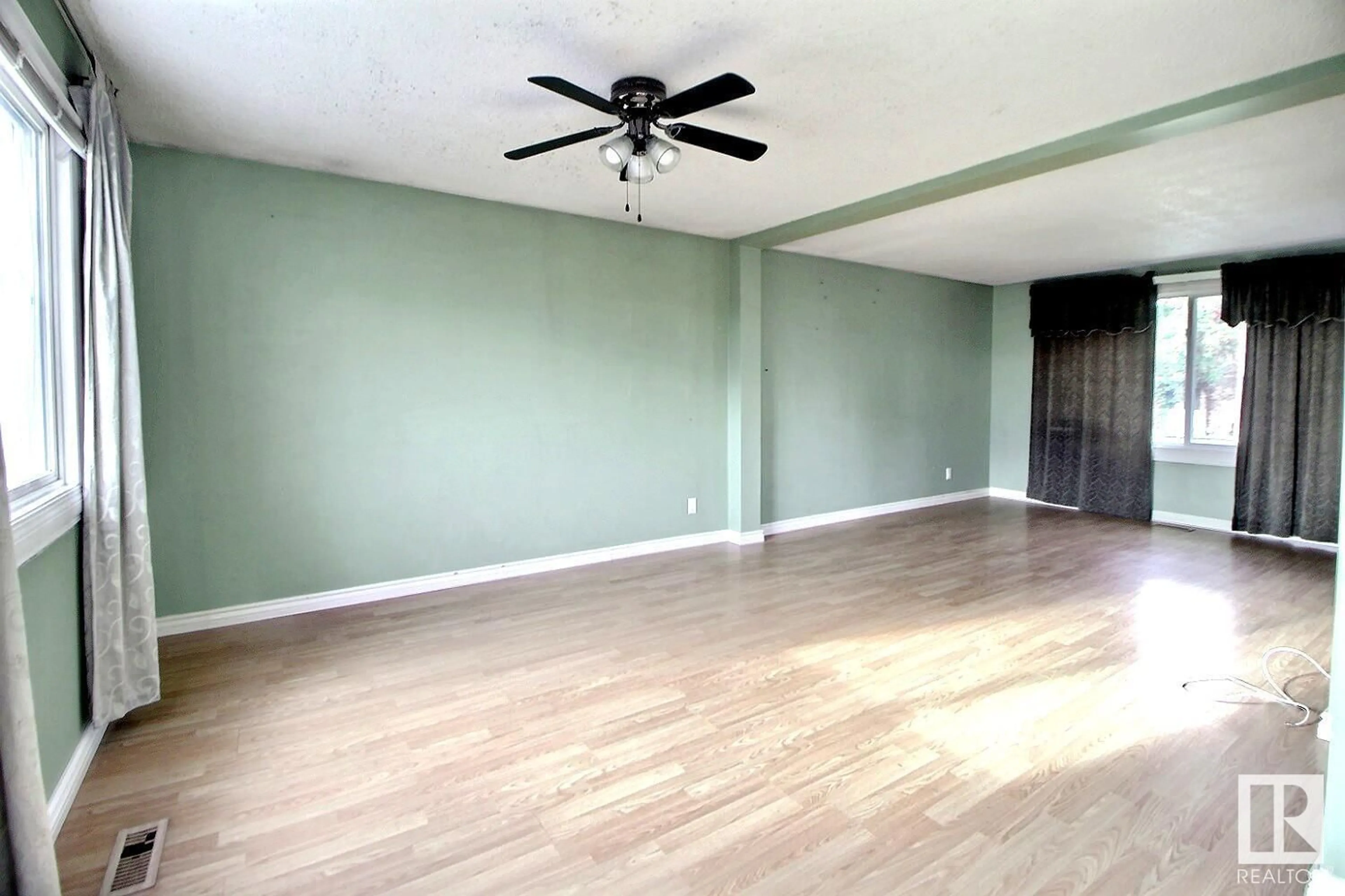 A pic of a room, wood floors for 27 RIDGEWOOD TC, St. Albert Alberta T8N0E9