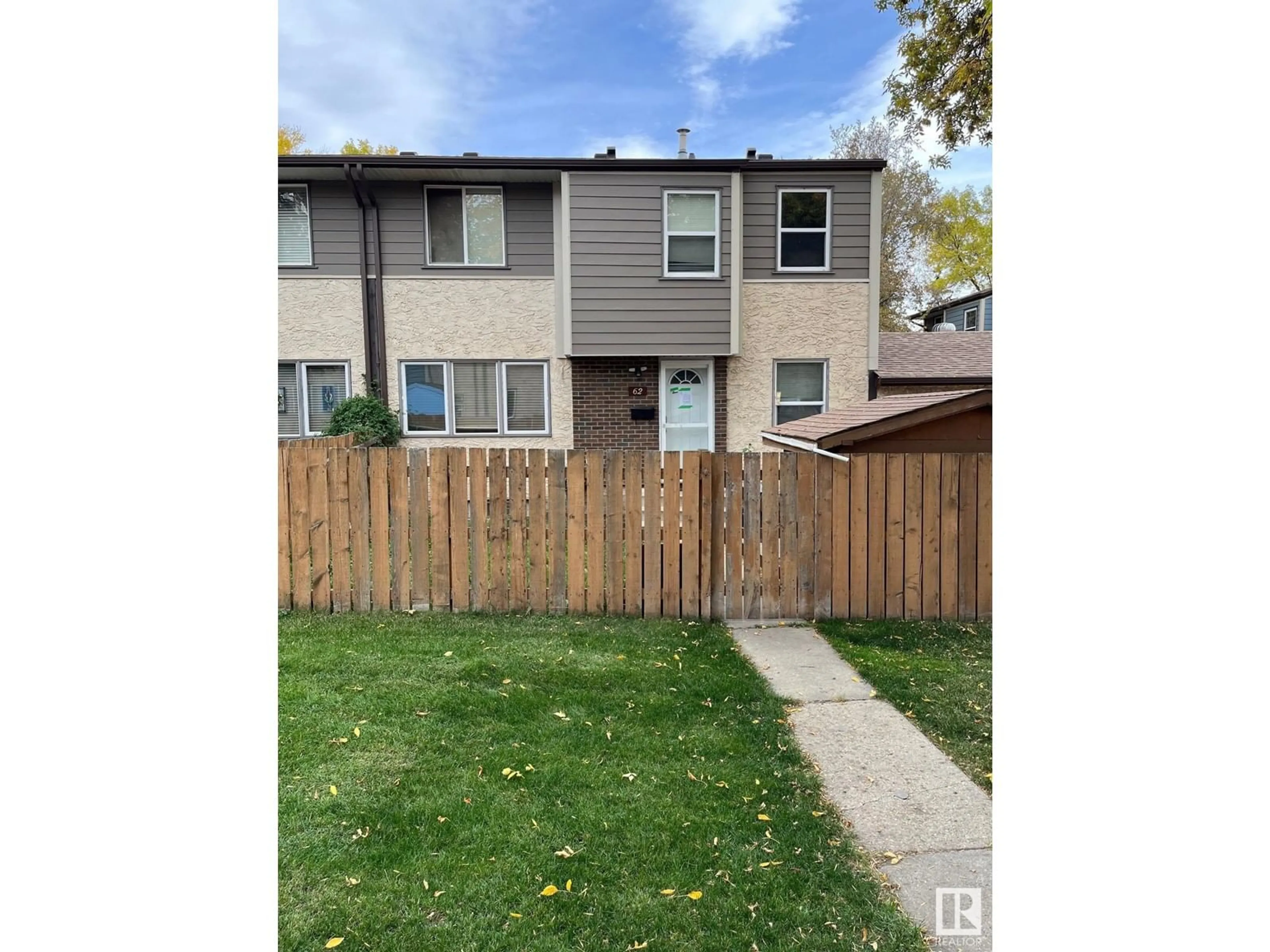 Fenced yard for 62 Willowdale PL NW, Edmonton Alberta T5T1Z4