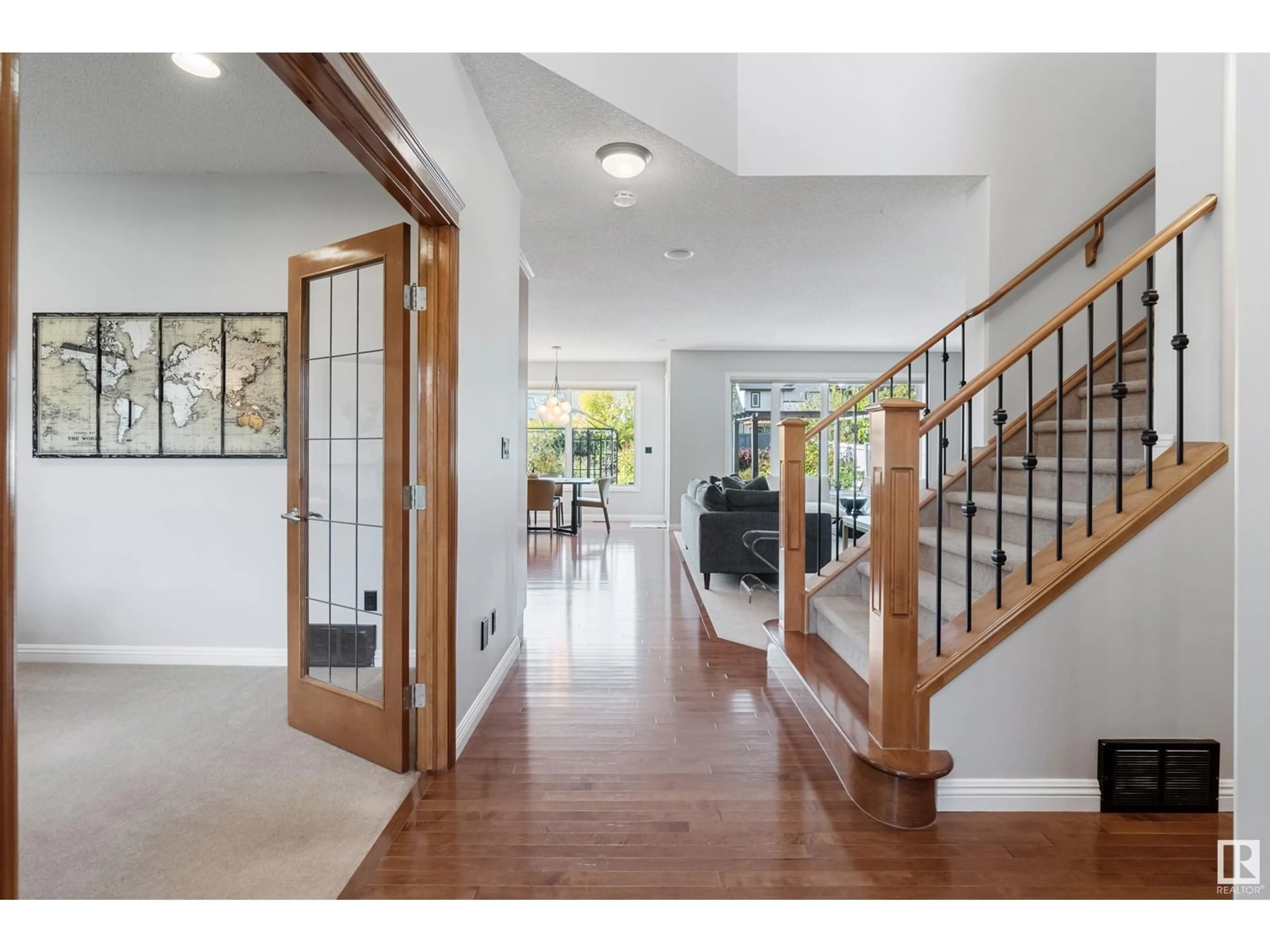 Indoor entryway for 1169 GOODWIN CIRCLE CI NW, Edmonton Alberta T6T6W5