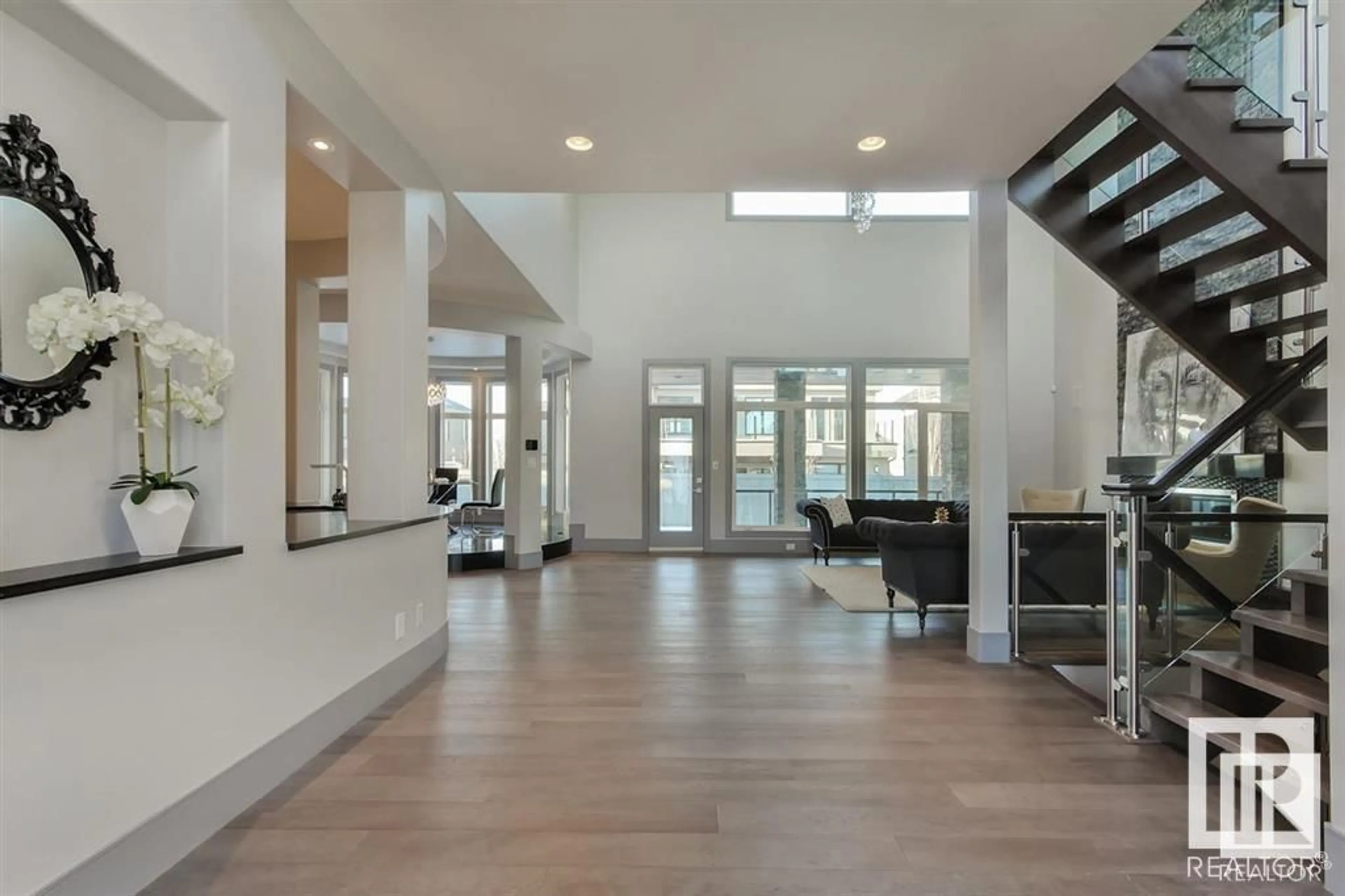 Indoor foyer for 3510 WATSON PT, Edmonton Alberta T6W0P3