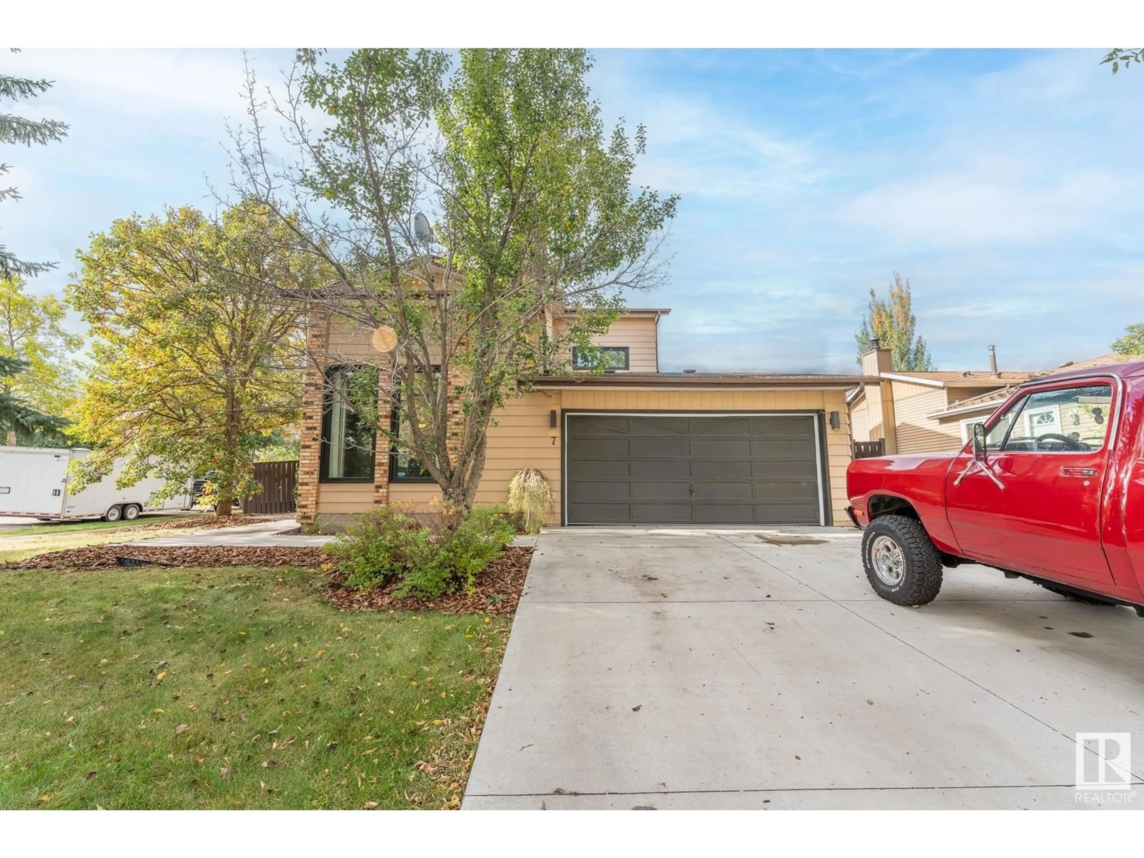 Frontside or backside of a home, the street view for 7 ALDERWOOD BV, St. Albert Alberta T8N4A1