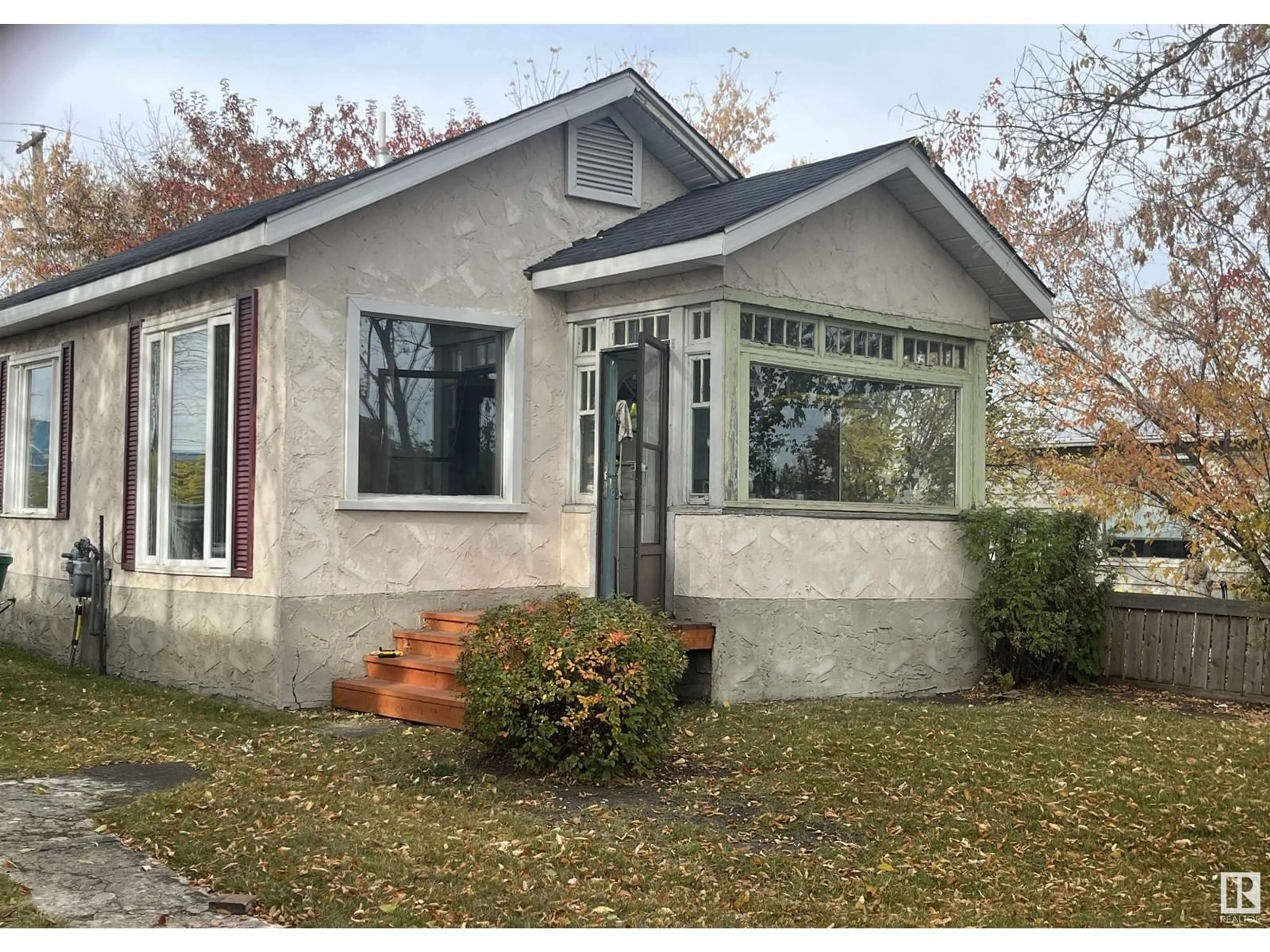 Frontside or backside of a home, cottage for 4924 48 Street, Redwater Alberta T0A2W0