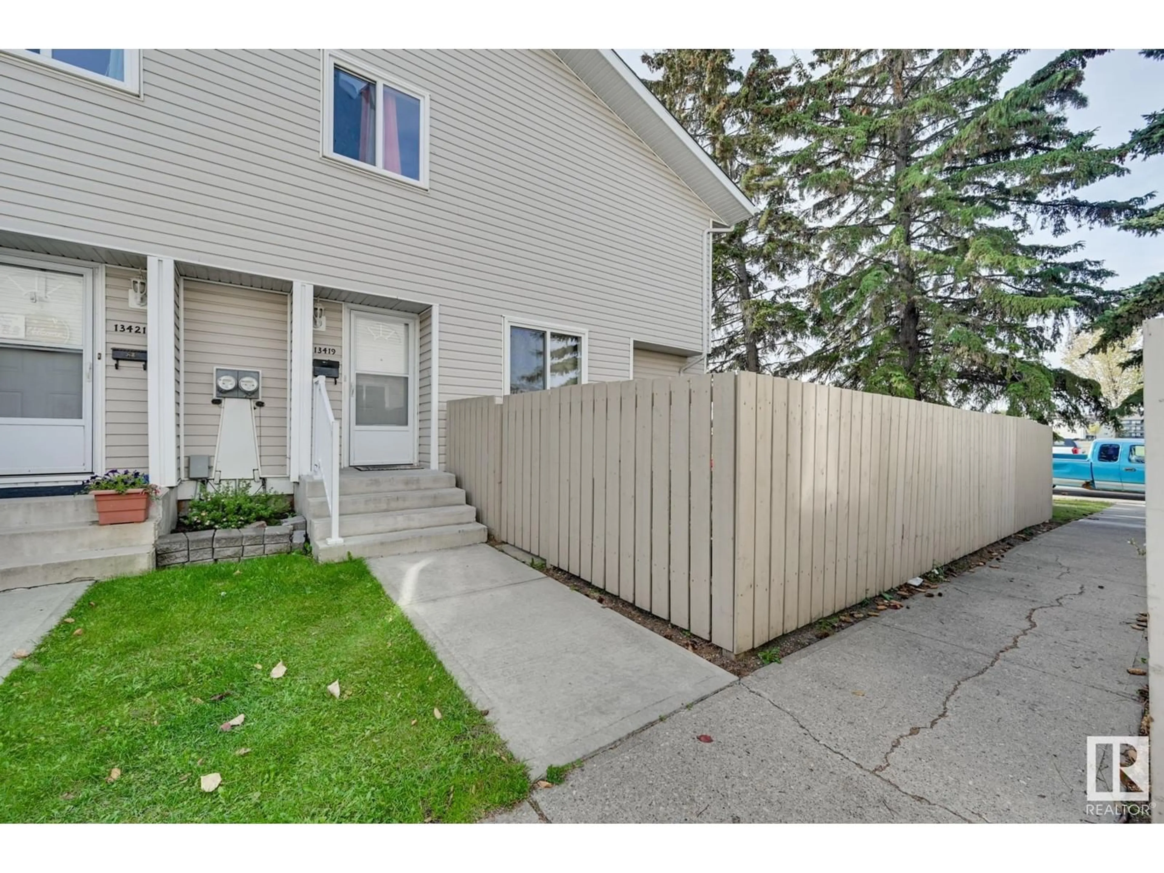 A pic from exterior of the house or condo for 13419 43 ST NW, Edmonton Alberta T5A2Y7