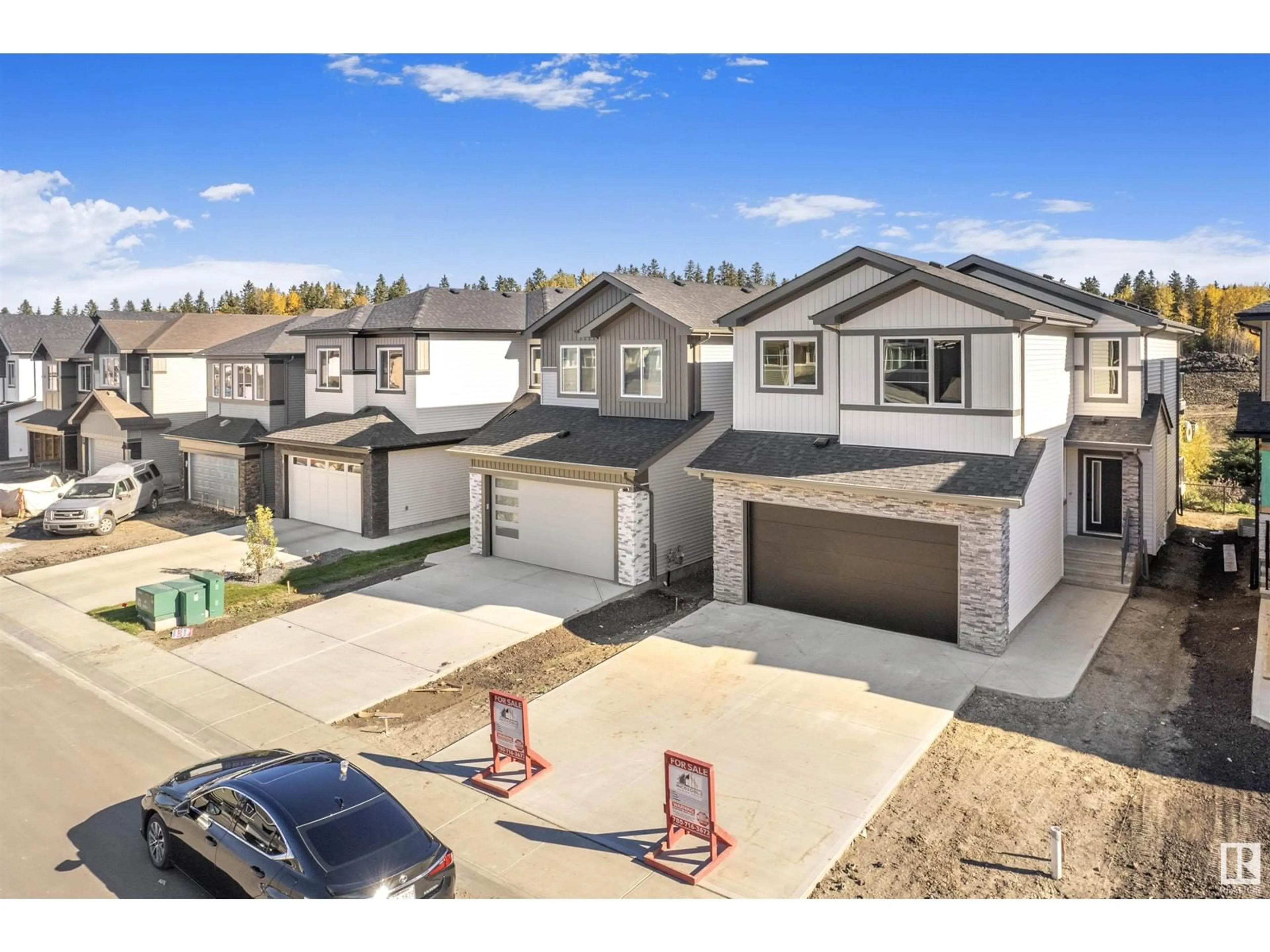 Frontside or backside of a home, the street view for 14 MEADOWBROOK WY, Spruce Grove Alberta T7X0W2