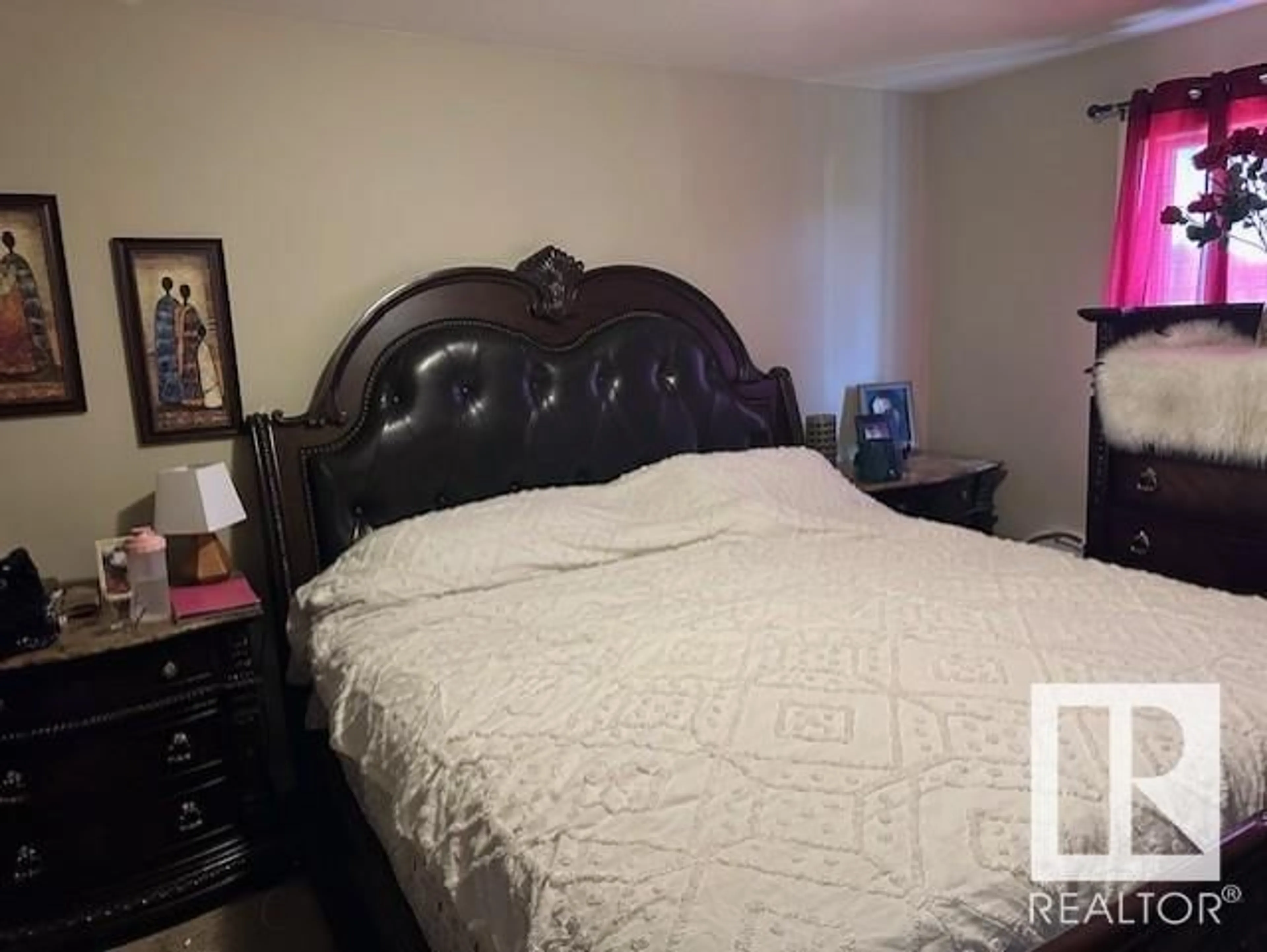 A pic of a room, not visible floor for #7 15151 43 ST NW, Edmonton Alberta T5Y0L3