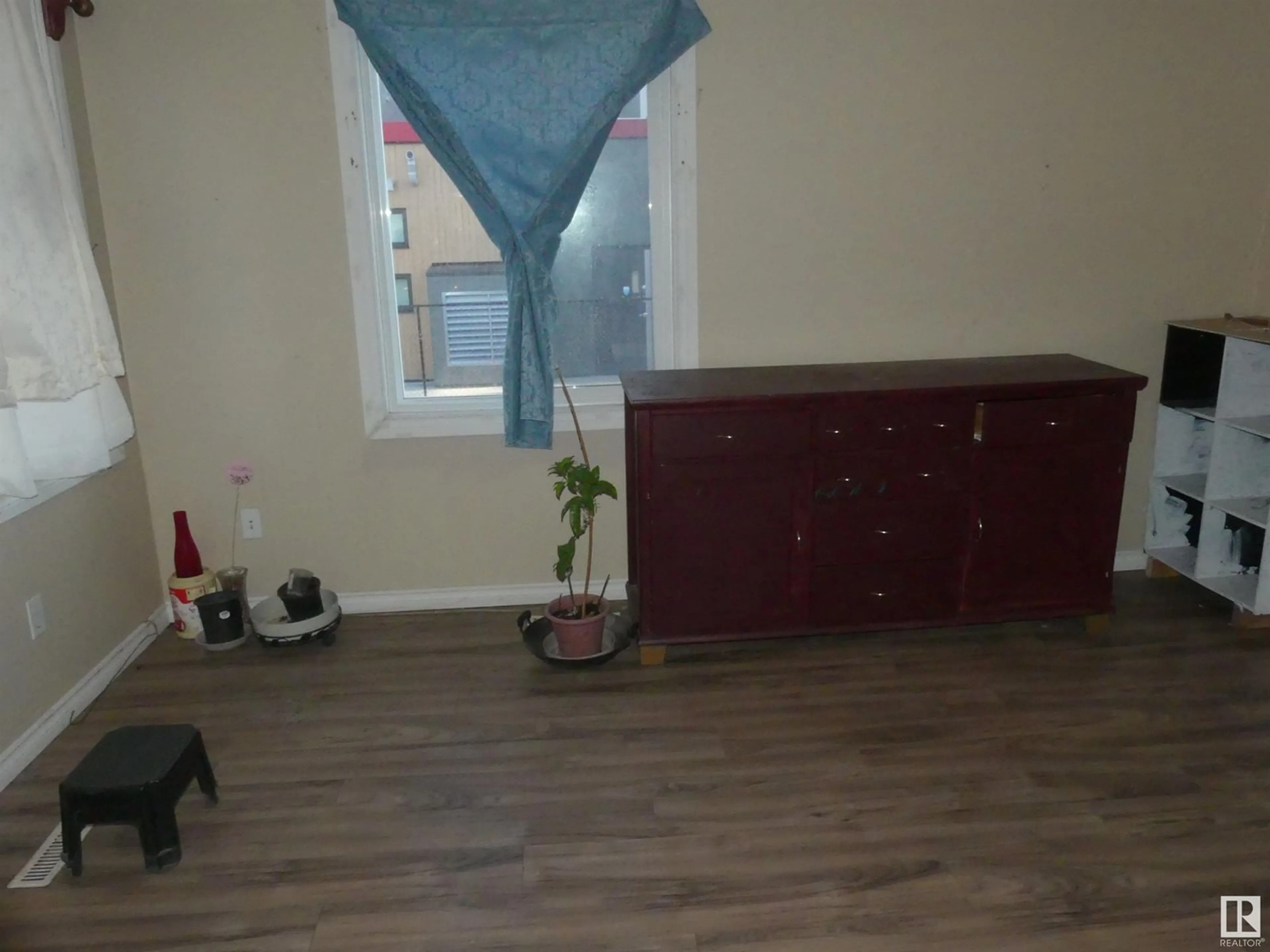 A pic of a room, not visible floor for 10894 98 ST NW NW, Edmonton Alberta T5H2P5