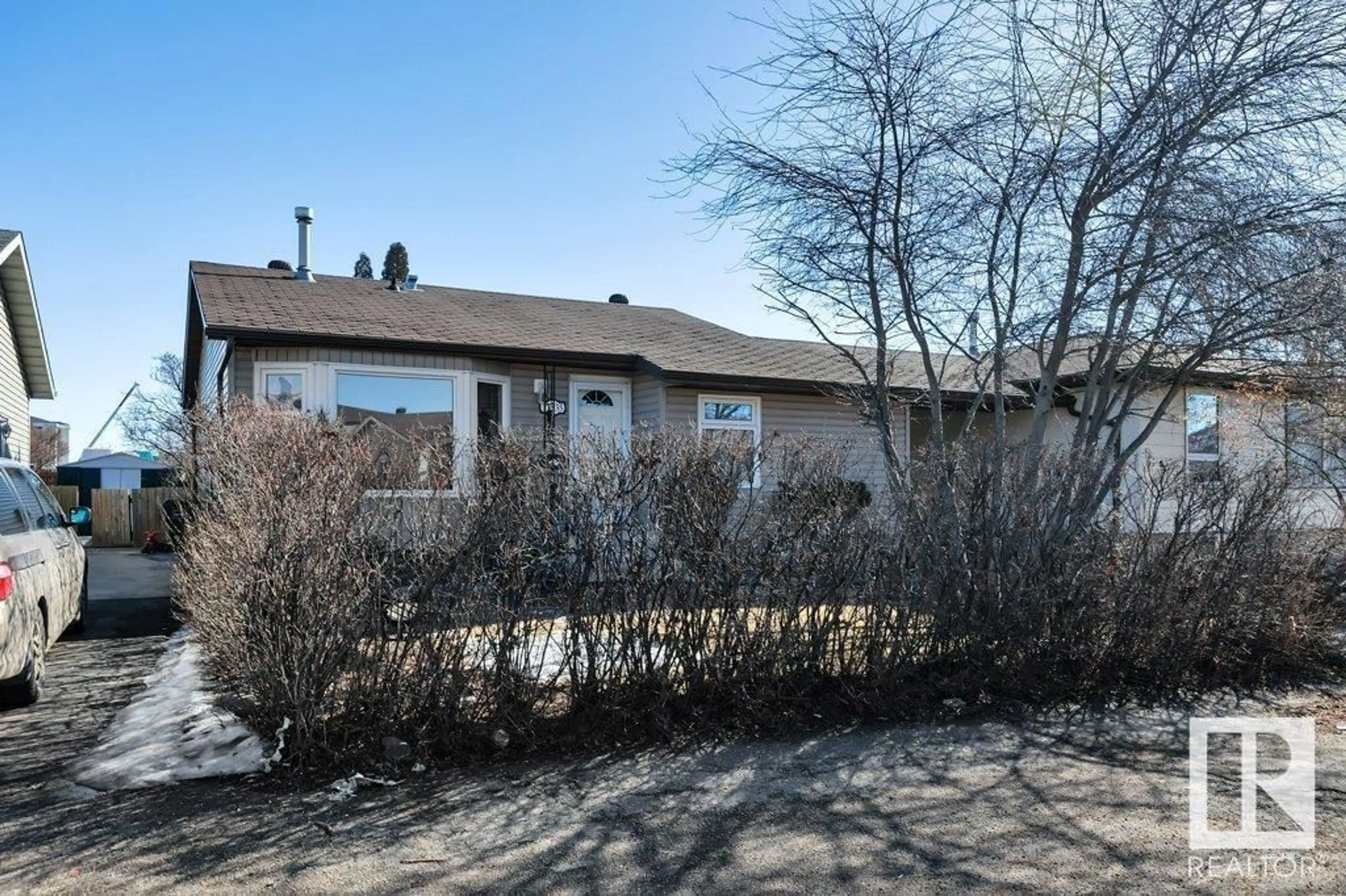 A pic from exterior of the house or condo, cottage for 13835 114 ST NW, Edmonton Alberta T5X4A1