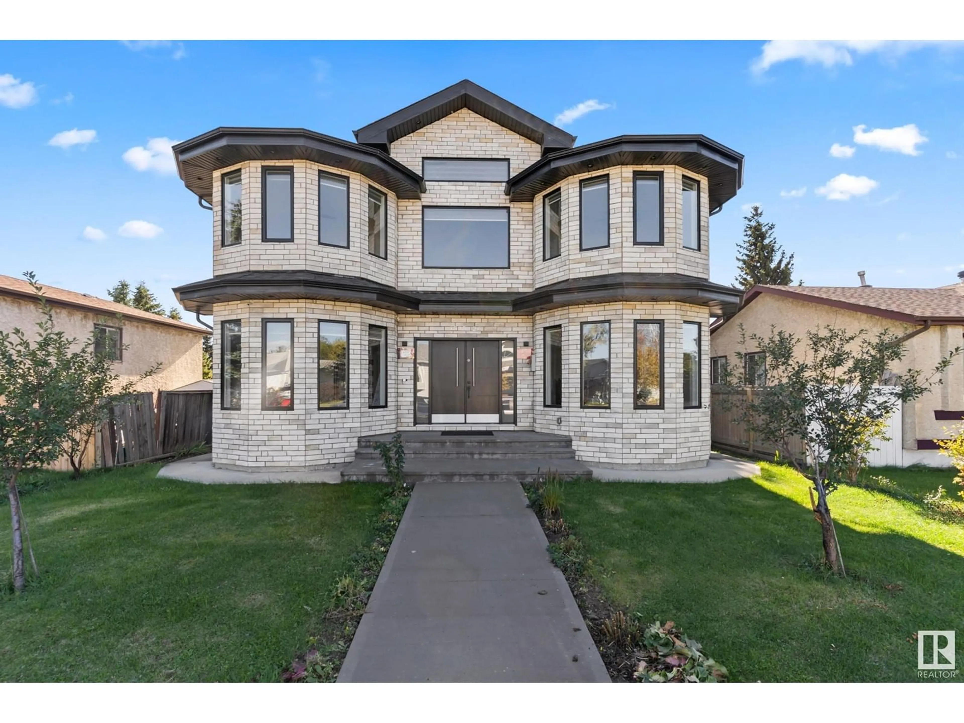 Frontside or backside of a home for 4535 26 AV NW, Edmonton Alberta T6L4H4