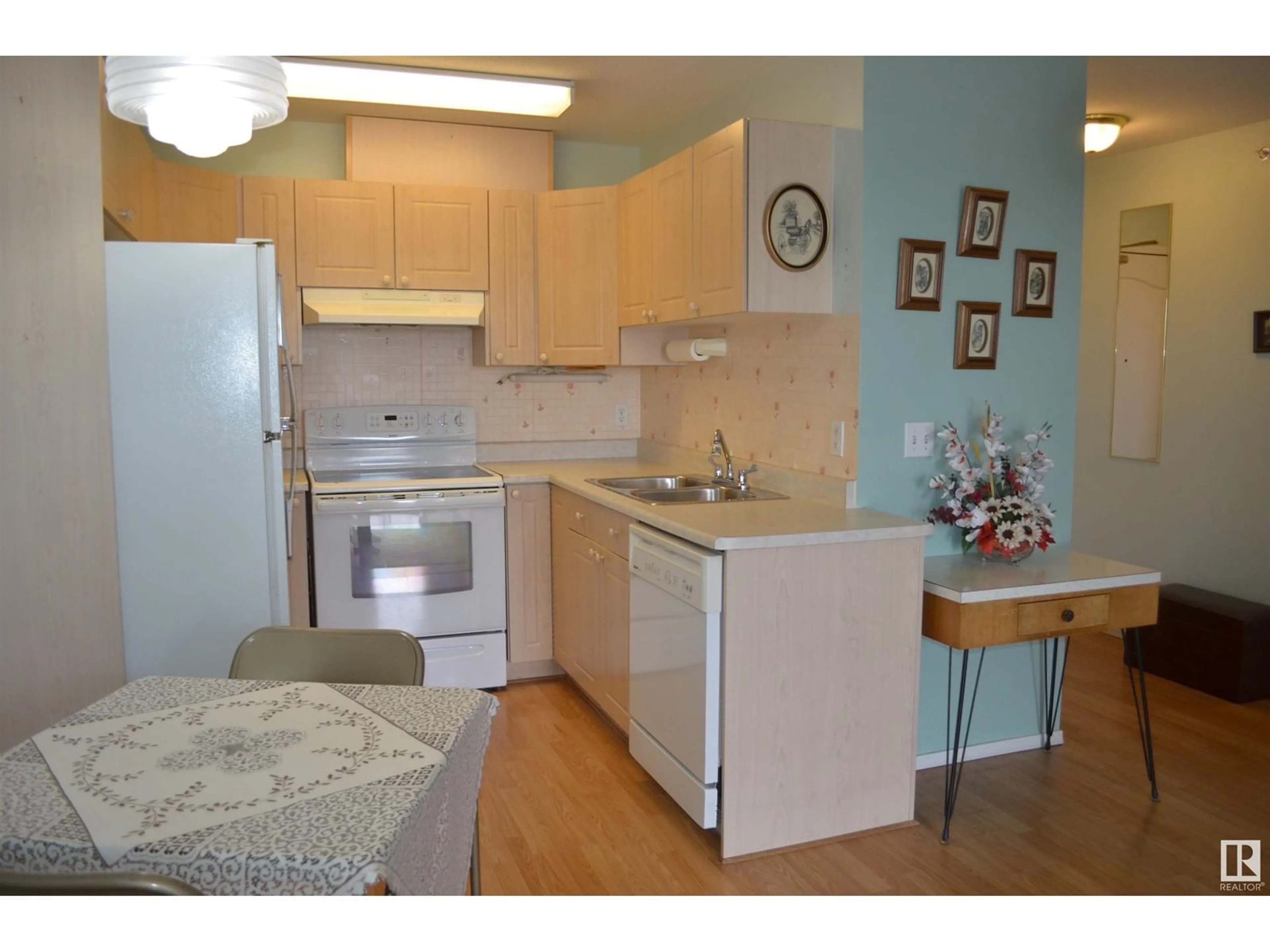 Standard kitchen, cottage for #436 13441 127 ST NW, Edmonton Alberta T5L5B6