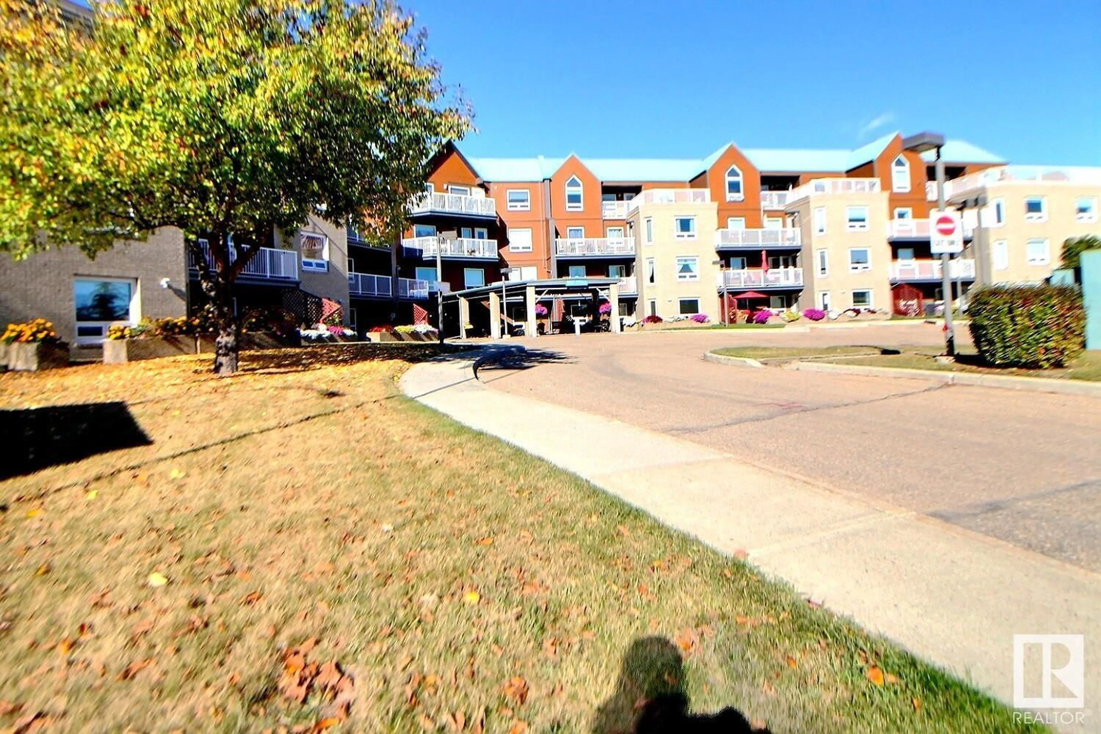 A pic from exterior of the house or condo, the front or back of building for #116 9926 100, Fort Saskatchewan Alberta T8L4E3