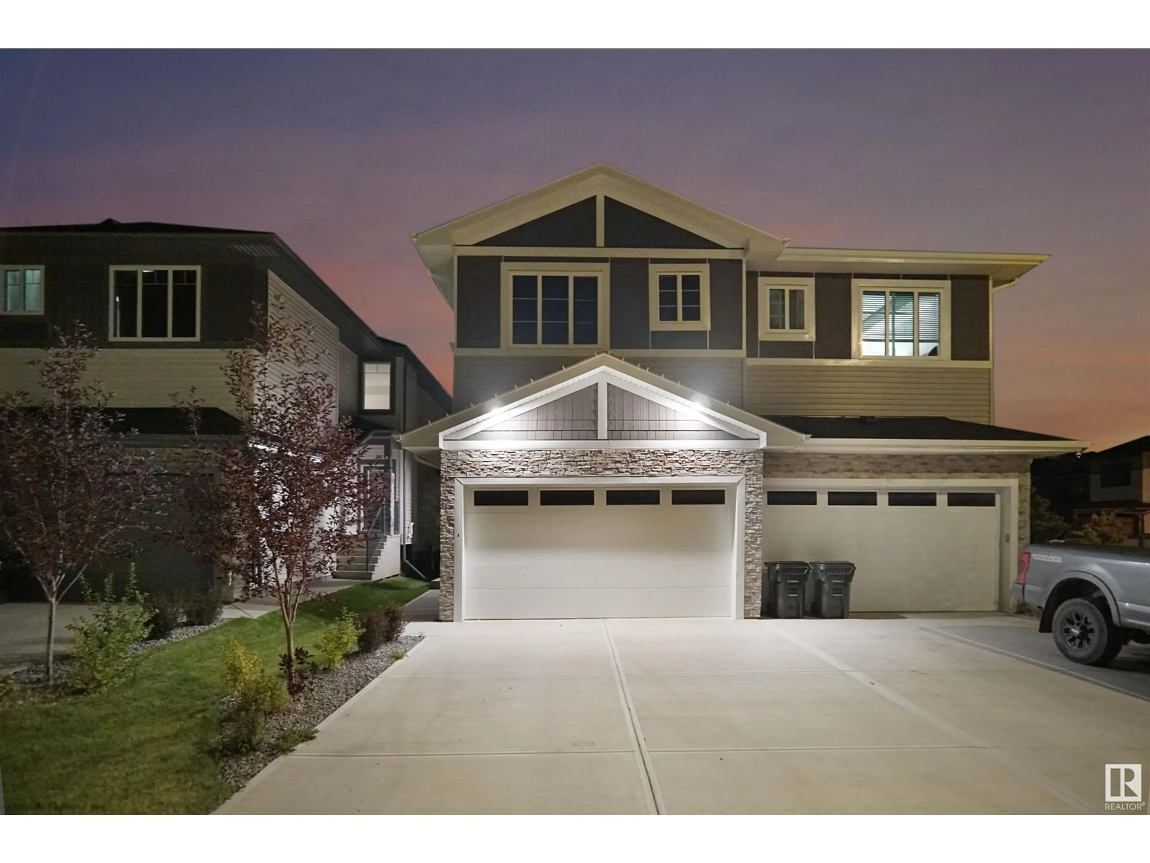 Frontside or backside of a home, the street view for 4 AMBERLEY BA, Spruce Grove Alberta T7X2V4