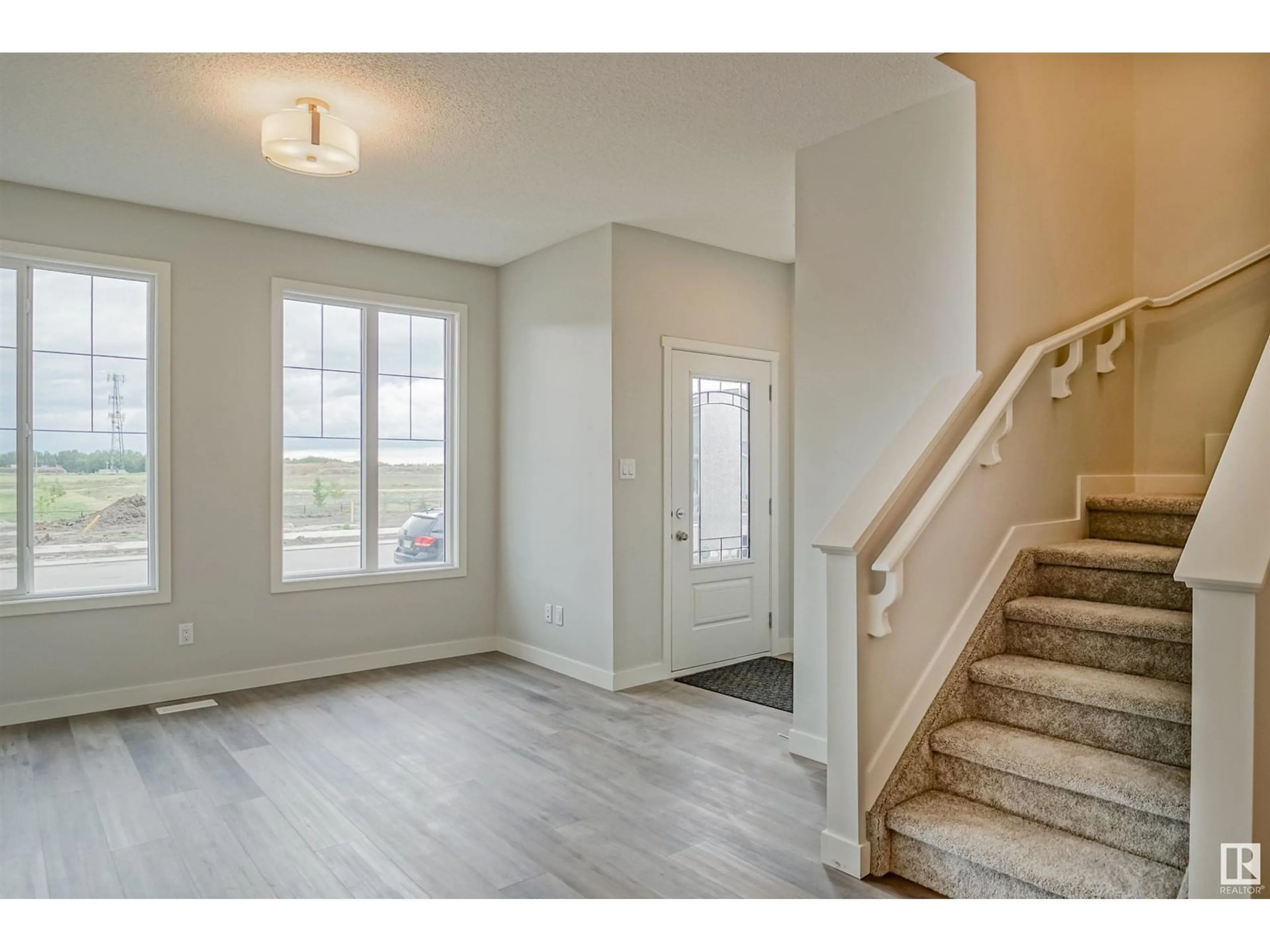 Indoor entryway, wood floors for 53 NOUVEAU DR, St. Albert Alberta T8N7Z7