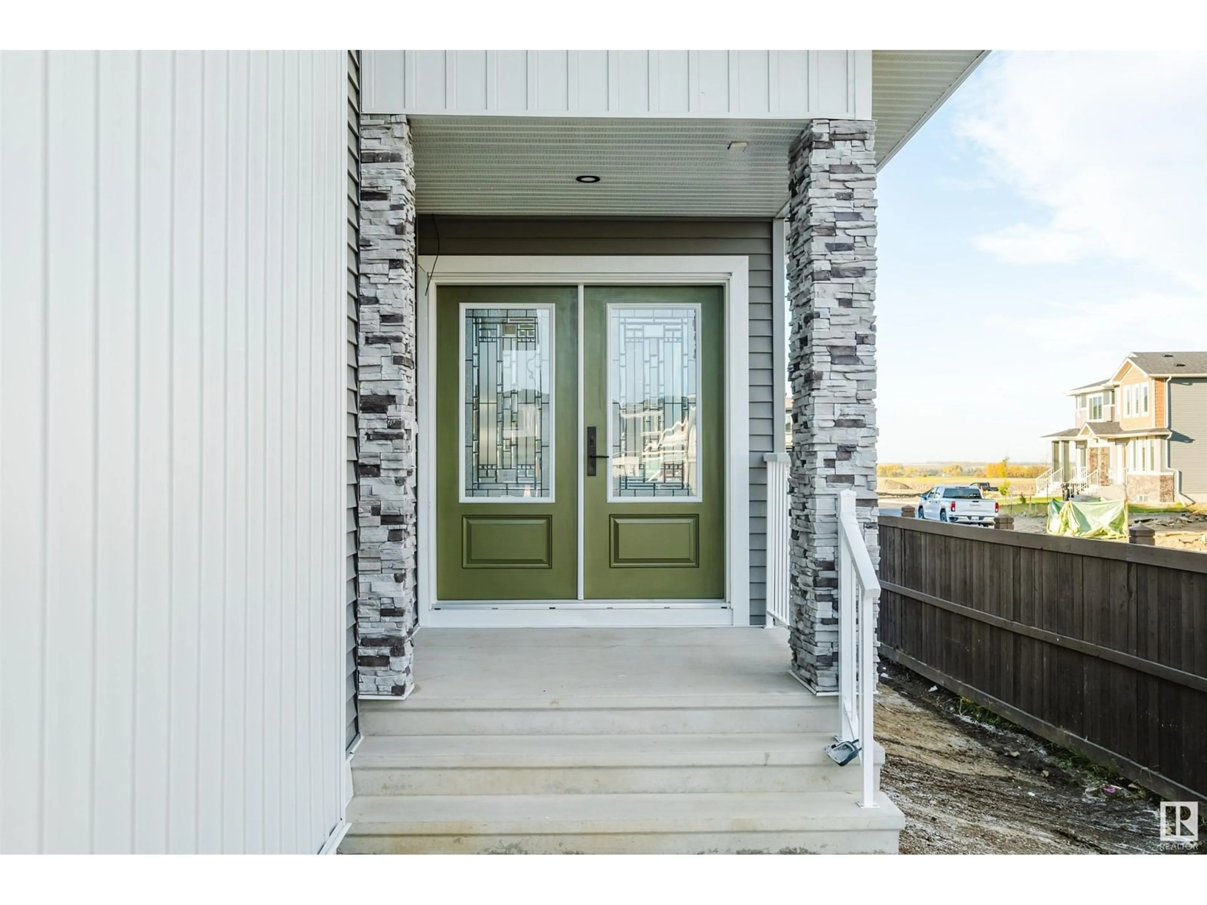 Indoor entryway for 54 PRESCOTT BV, Spruce Grove Alberta T7X2W8