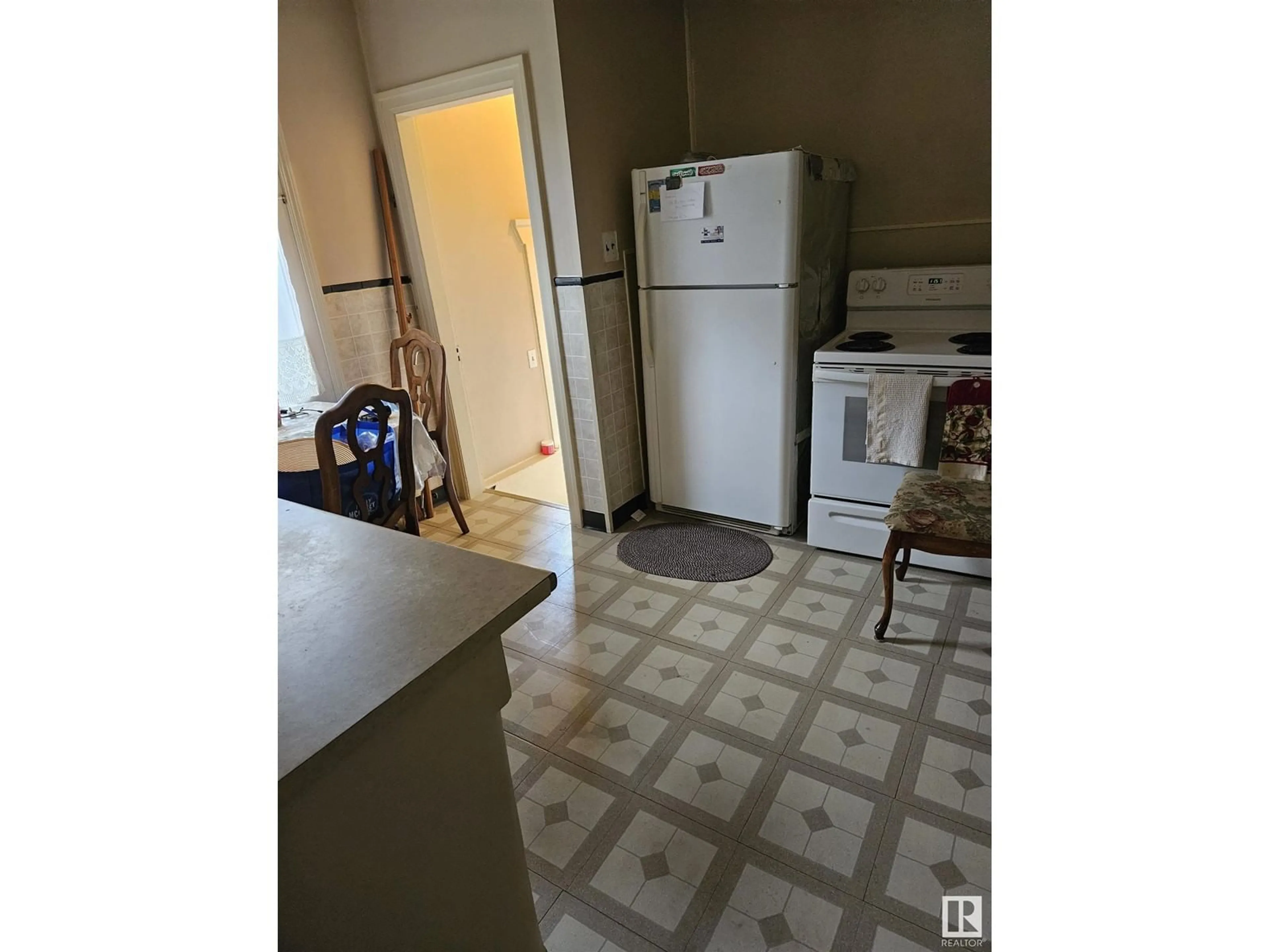 Kitchen, not visible floor, cottage for 11608 87 ST NW, Edmonton Alberta T5B3M5