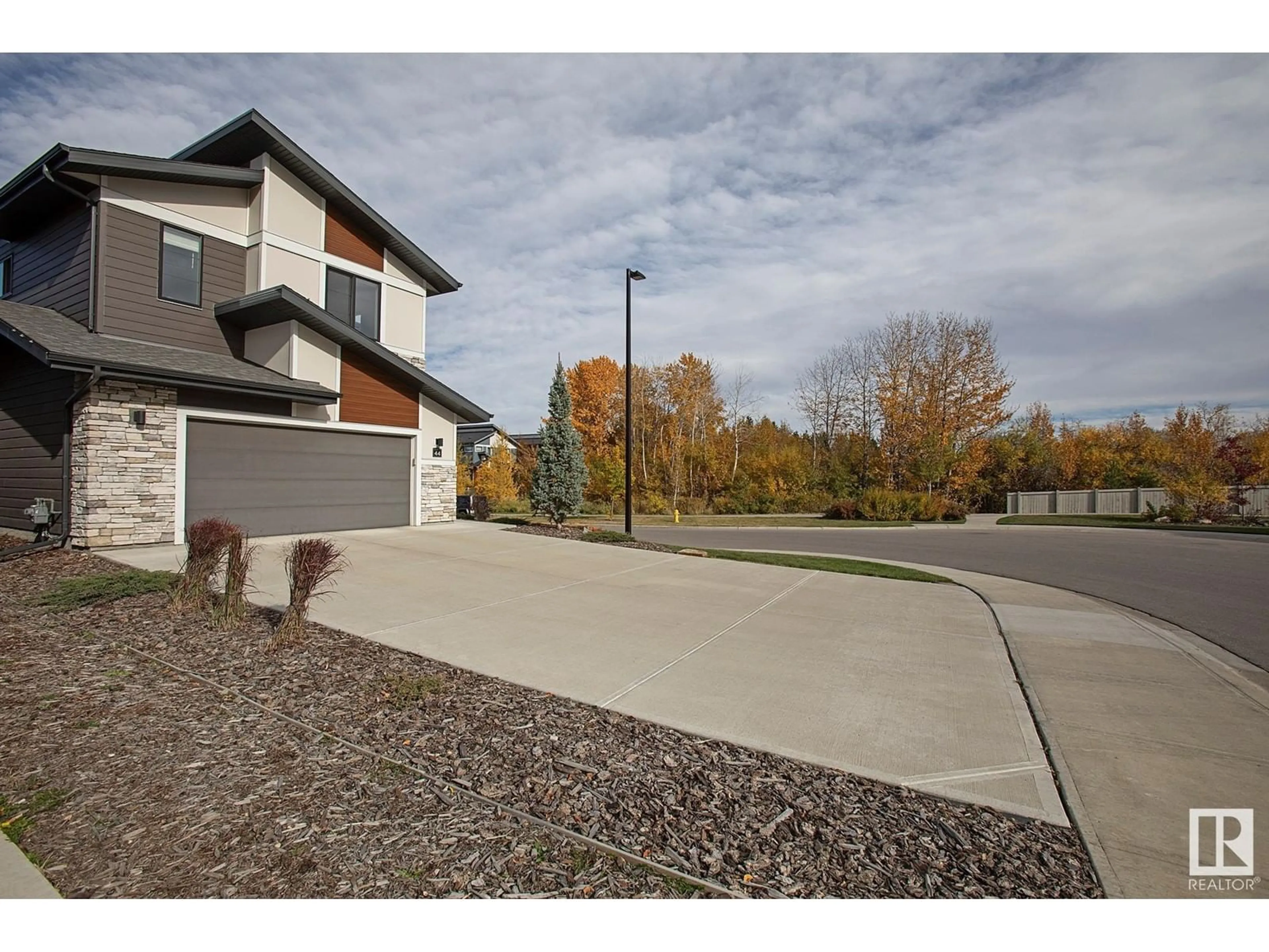 Frontside or backside of a home, the street view for 44 AMESBURY WD, Sherwood Park Alberta T8B0C2