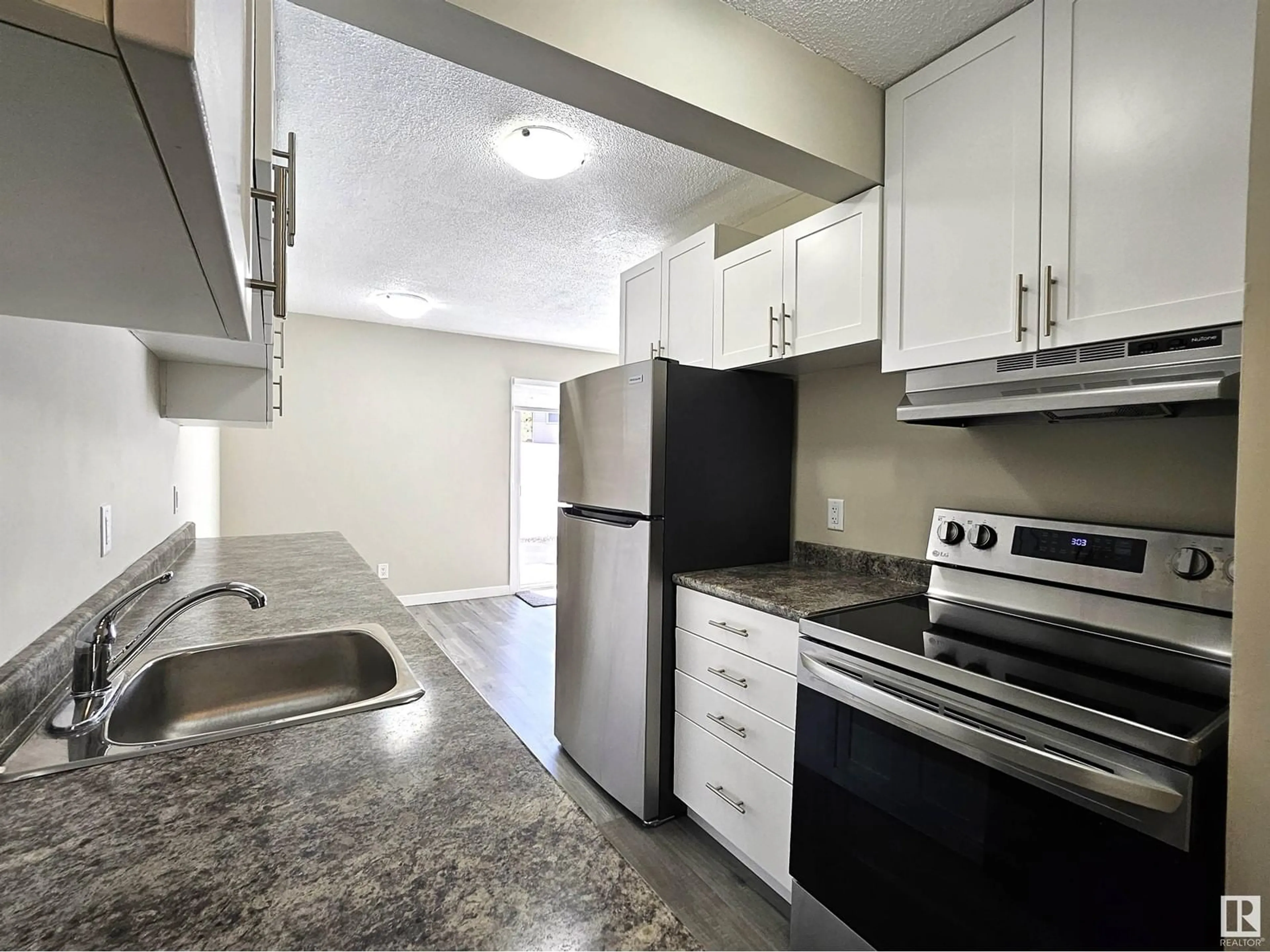 Standard kitchen for 26A MEADOWLARK VG NW, Edmonton Alberta T5R5X4