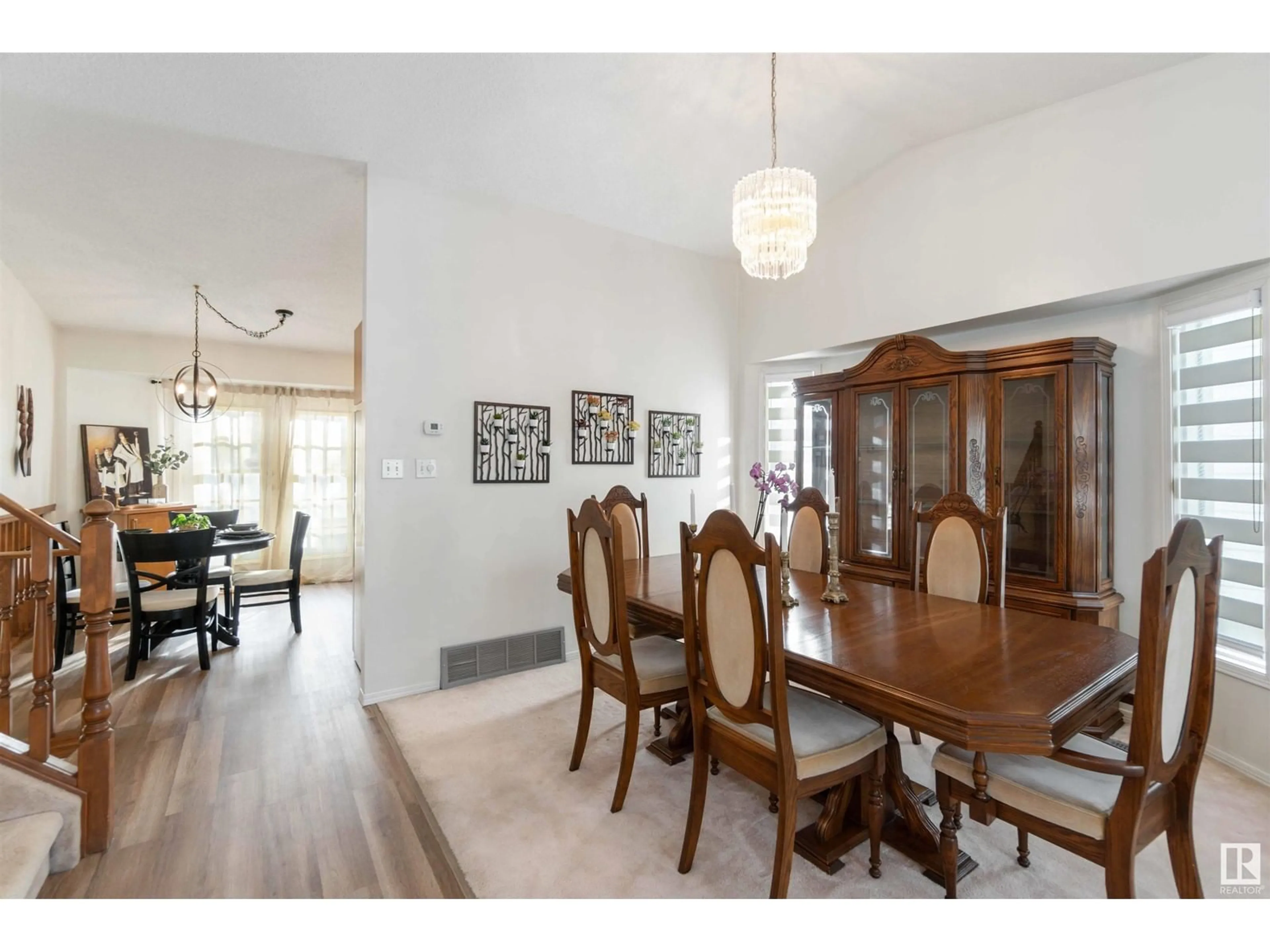 Dining room, wood floors for 17207 91 ST NW, Edmonton Alberta T5Z2X1