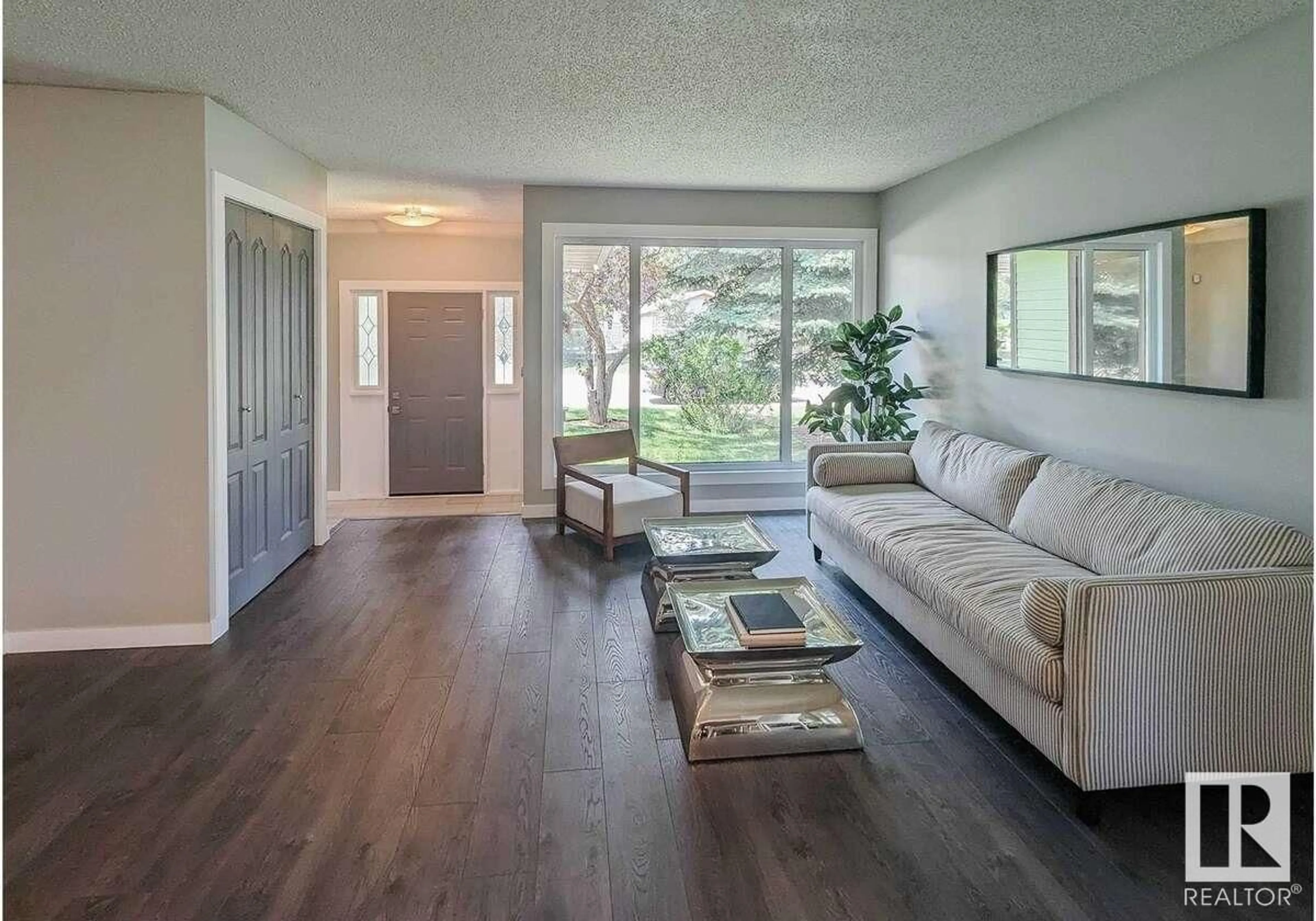 Indoor entryway, wood floors for 9307 176 ST NW, Edmonton Alberta T5T3W2