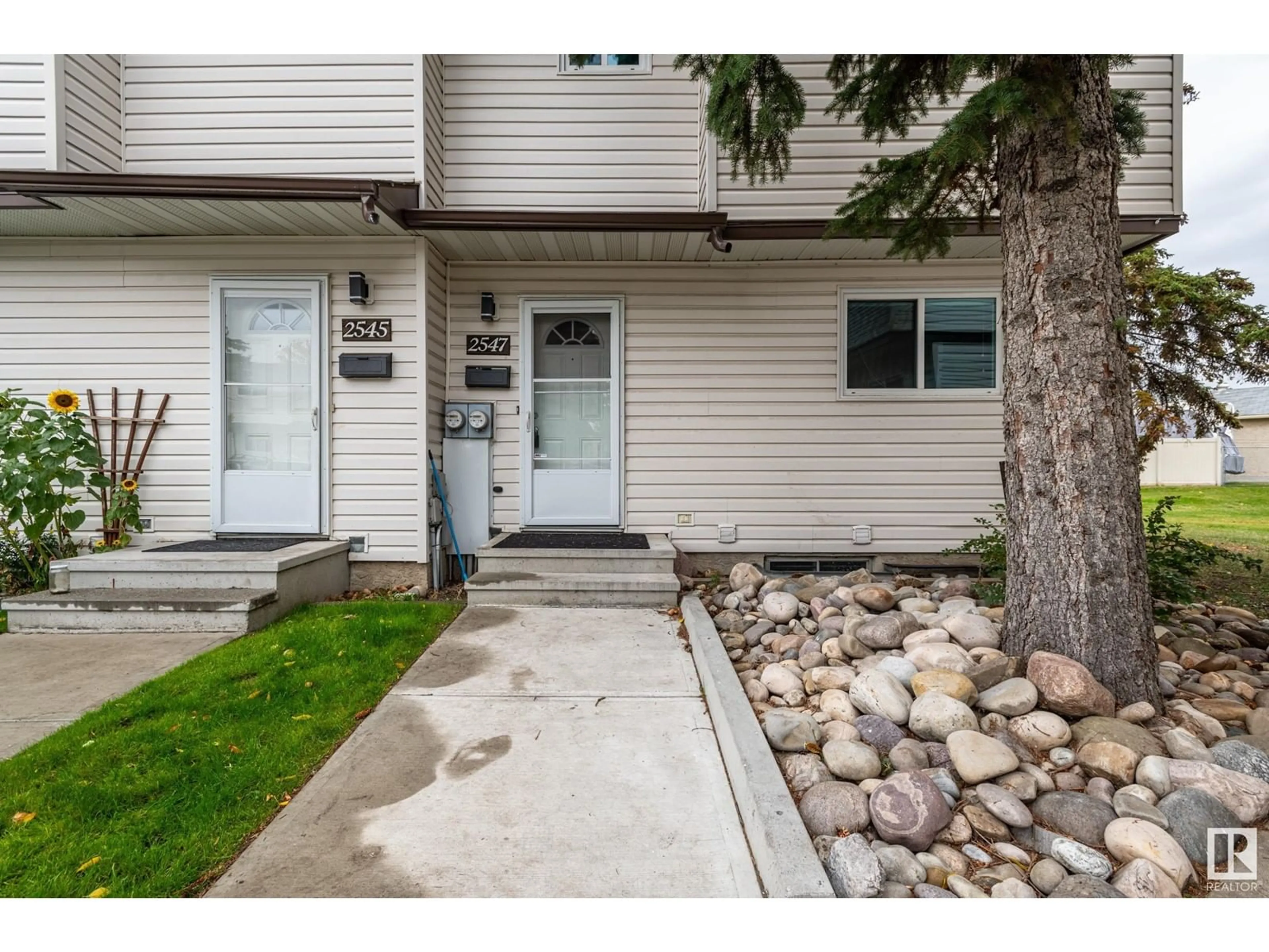 A pic from exterior of the house or condo for 2547 135 AV NW, Edmonton Alberta T5A3S5