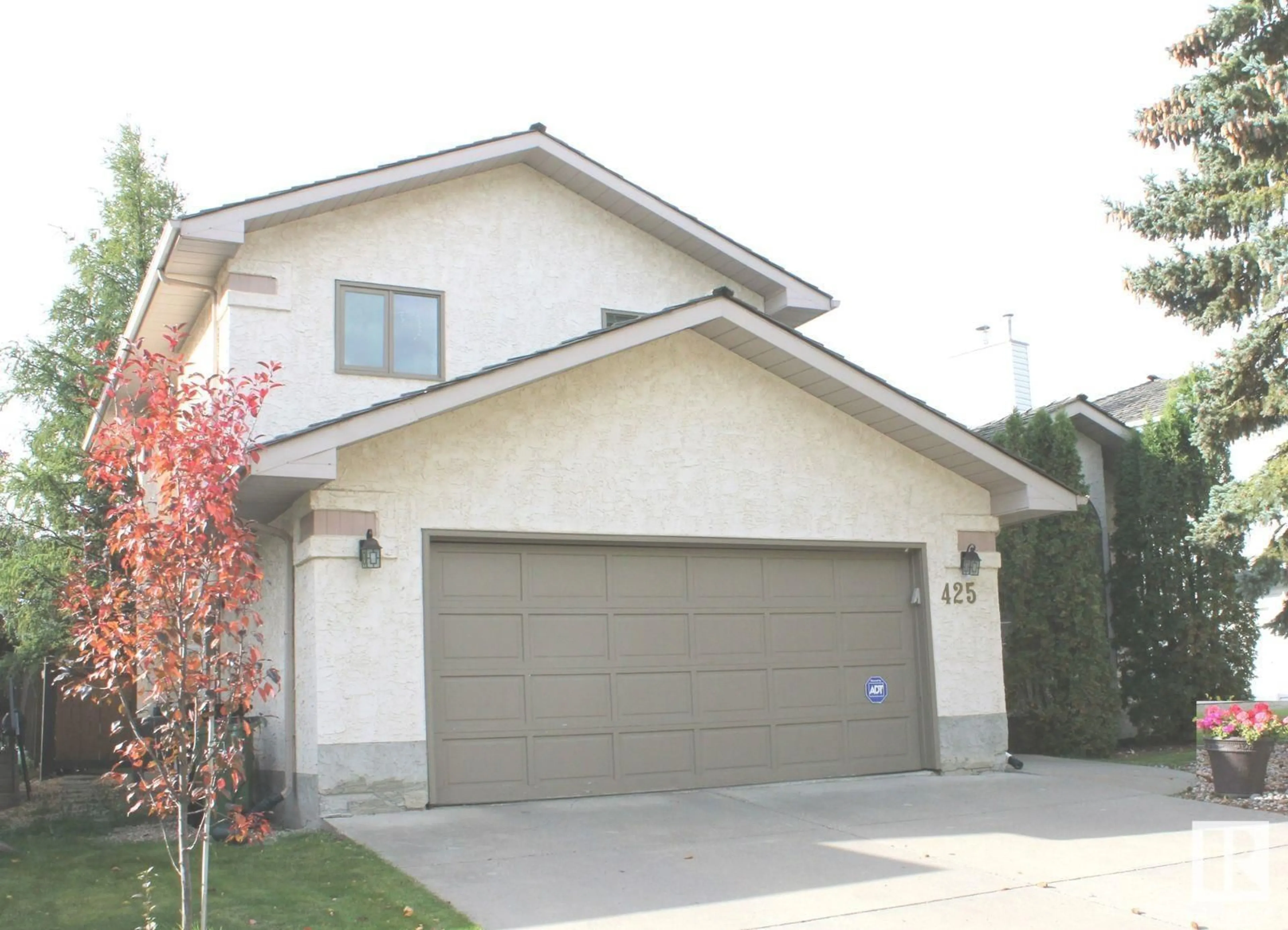 Frontside or backside of a home, the street view for 425 BUCHANAN RD NW, Edmonton Alberta T6R2A5