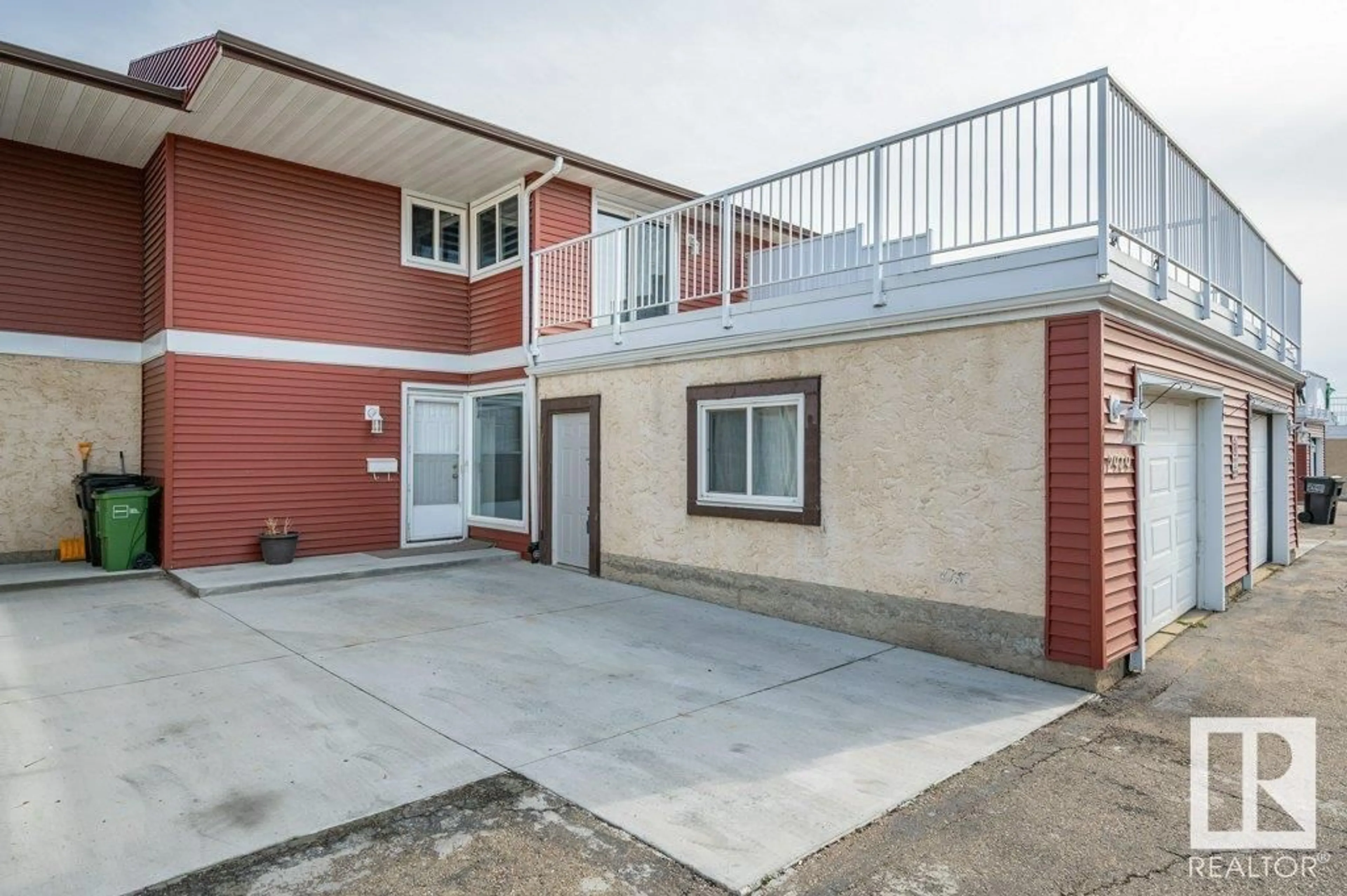 A pic from exterior of the house or condo, the front or back of building for 2919 130 AV NW, Edmonton Alberta T5A3M1