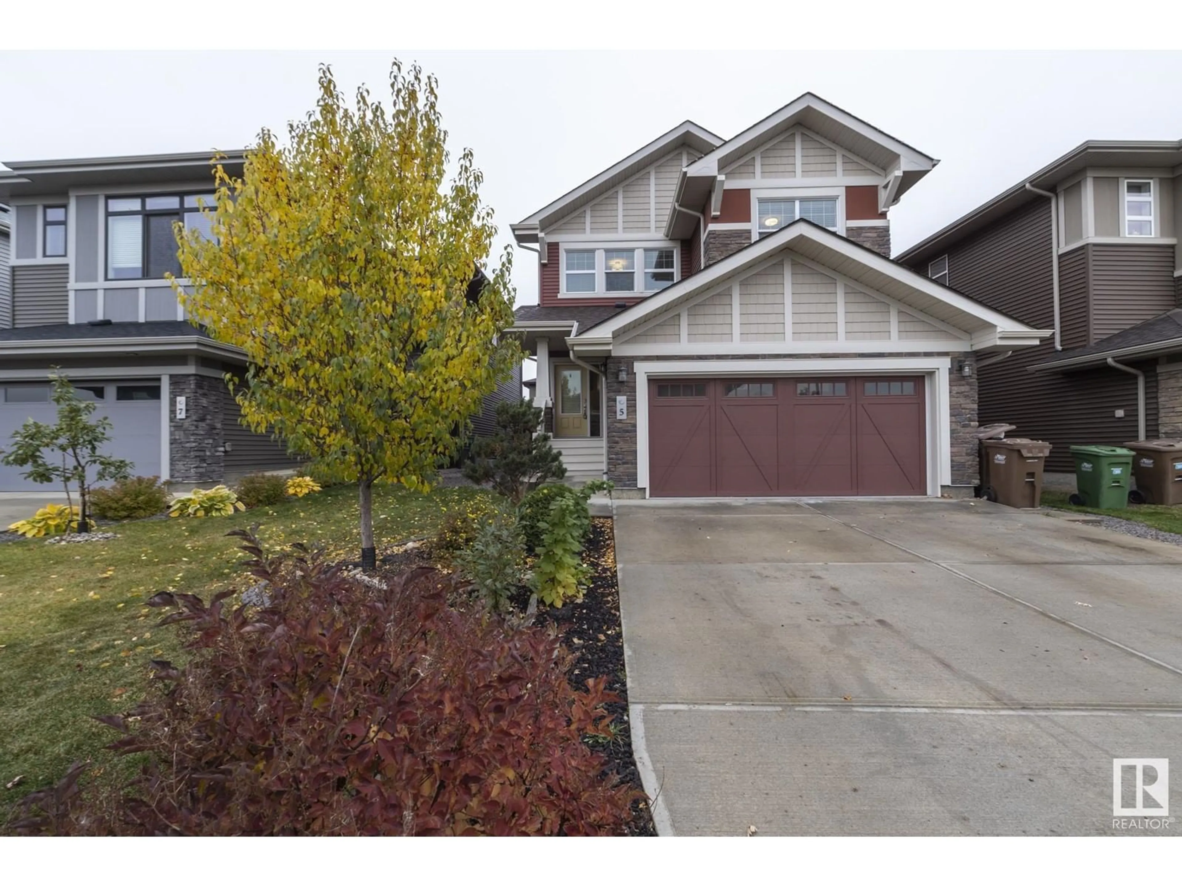 Frontside or backside of a home, the street view for 5 Jamison CR, St. Albert Alberta T8N7V3