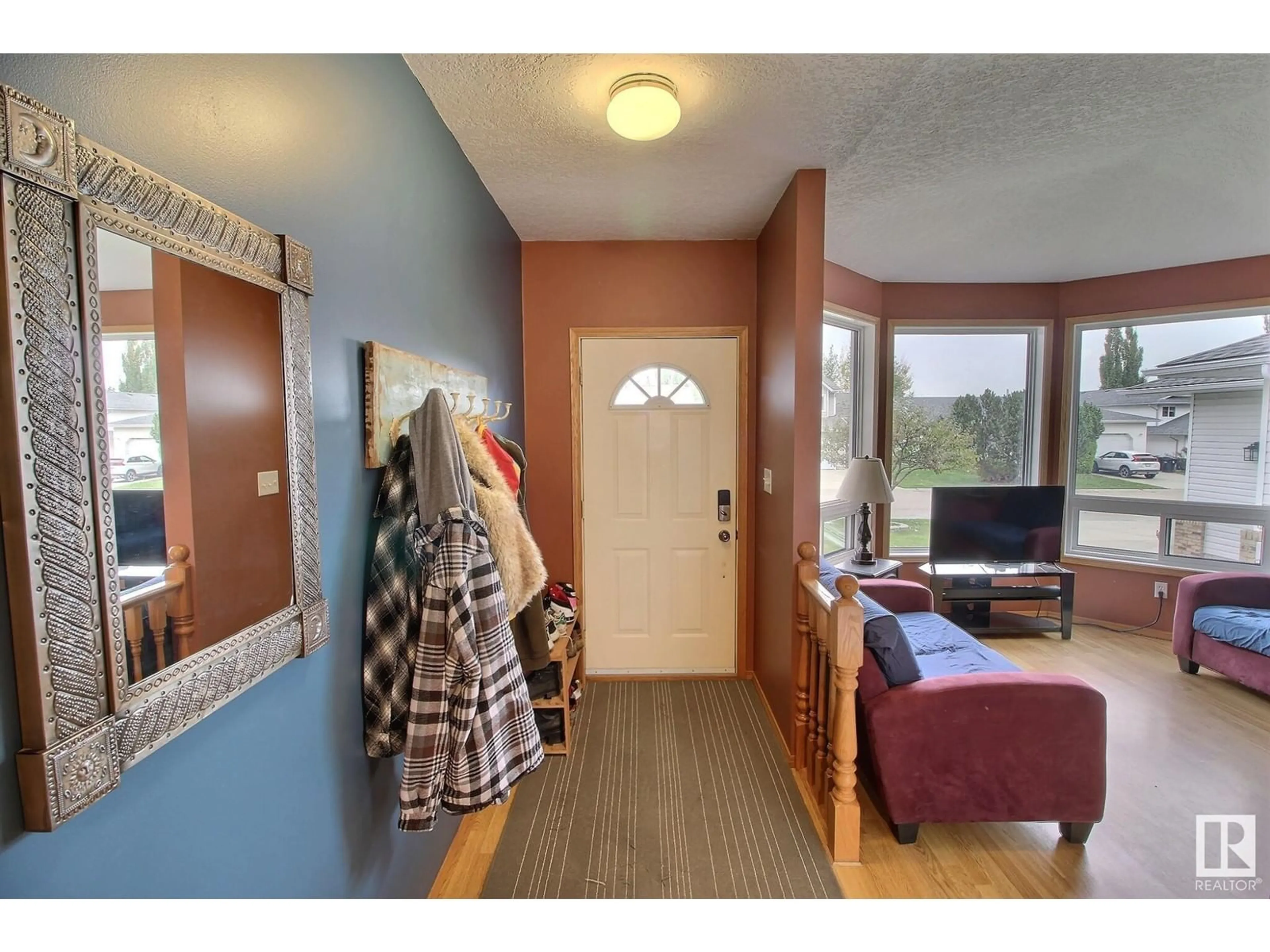 Indoor entryway, wood floors for 84 WOODSIDE CR, Spruce Grove Alberta T7X3E6