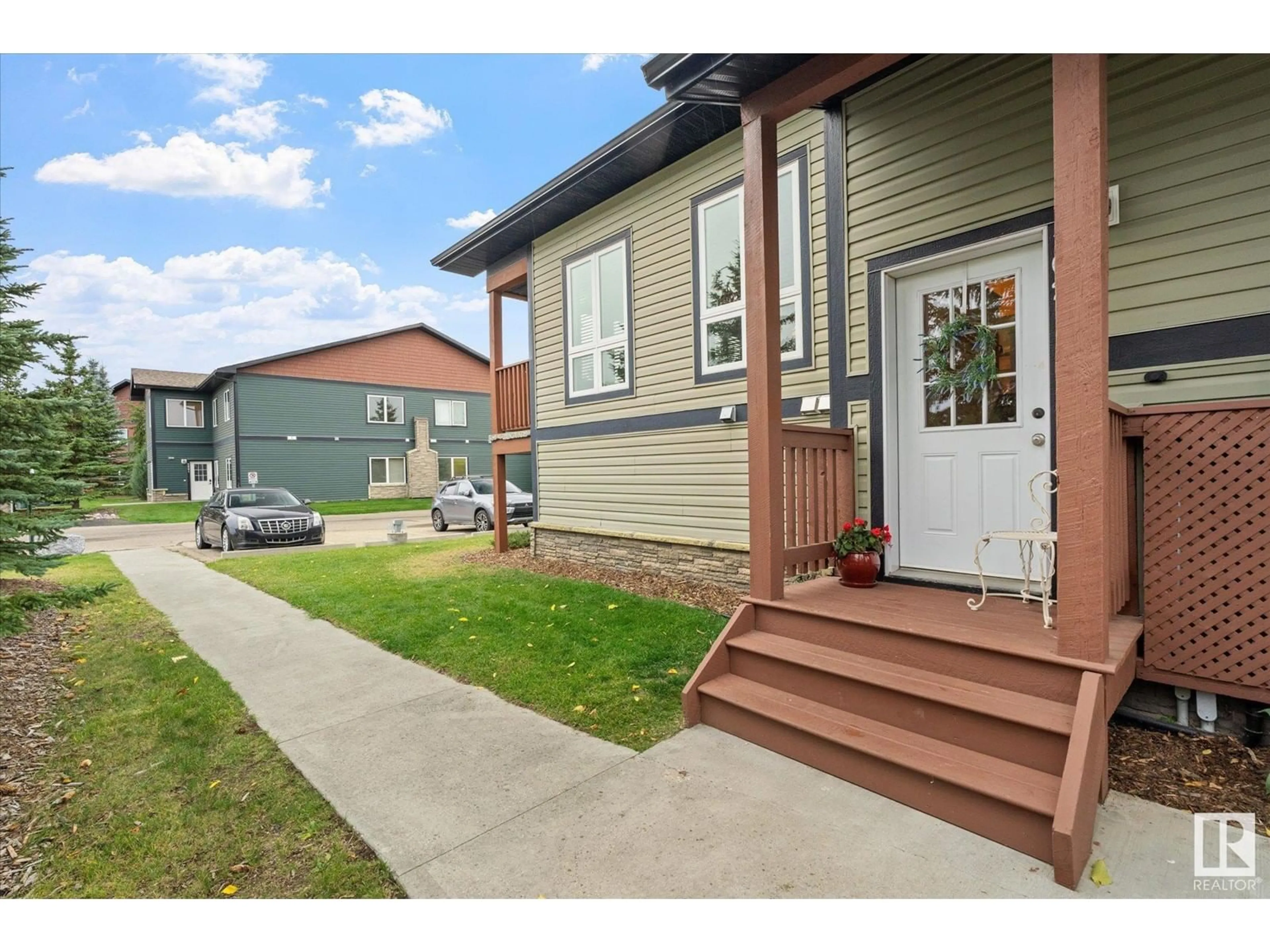 A pic from exterior of the house or condo, cottage for 102 GRAYBRIAR GREEN, Stony Plain Alberta T7Z0G1