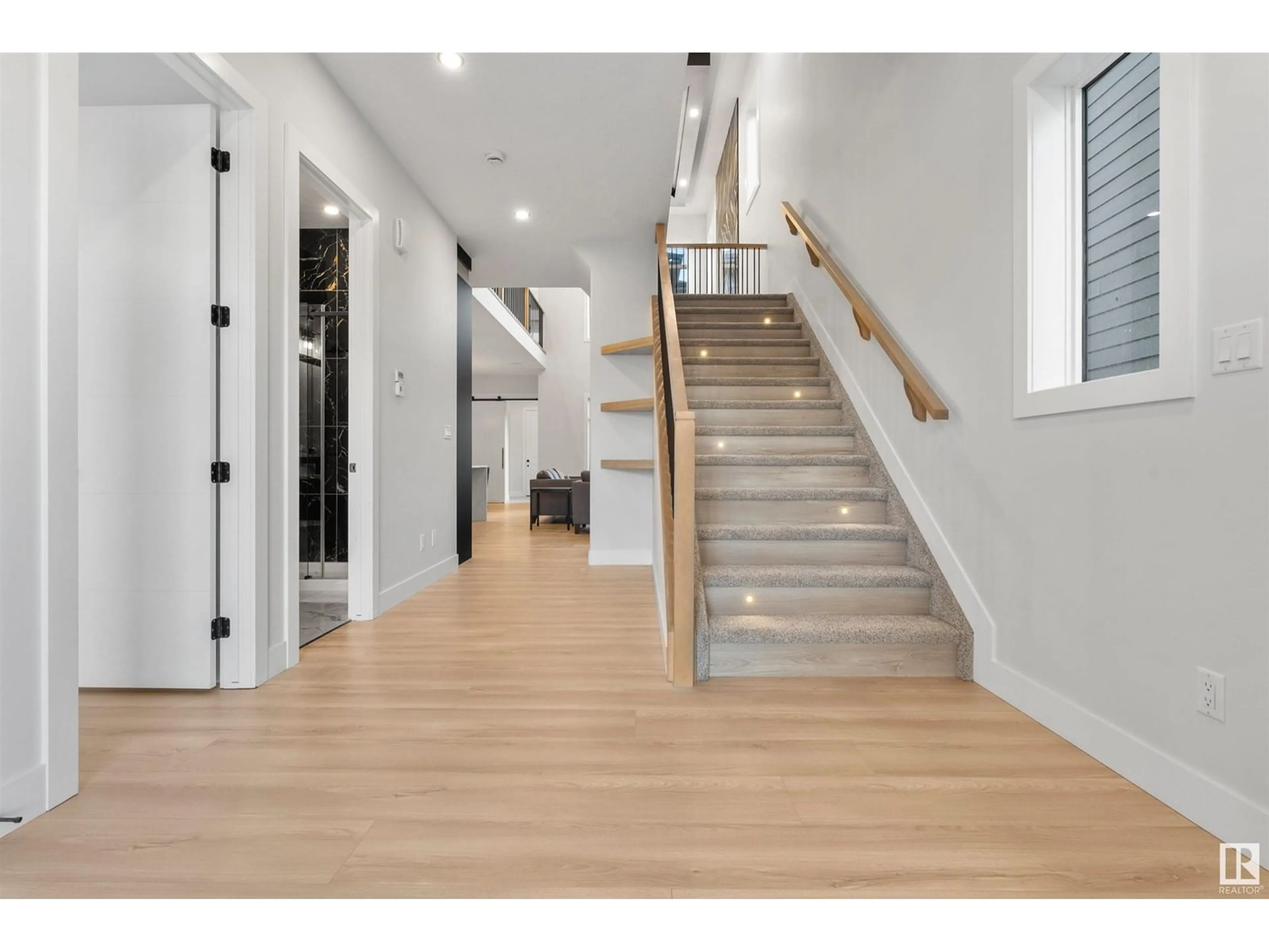 Indoor entryway, wood floors for 6720 CRAWFORD WY SW, Edmonton Alberta T6W1A6